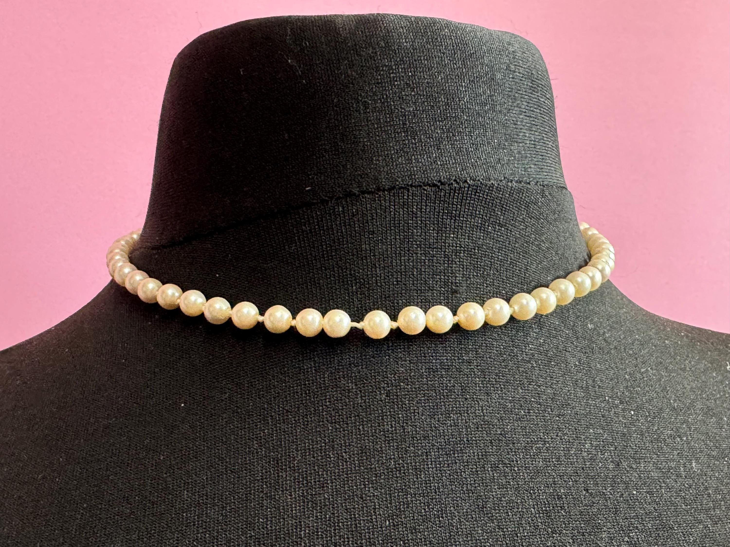 Vintage short cream knotted glass pearl necklace silver tone clasp 42cm 6mm beads