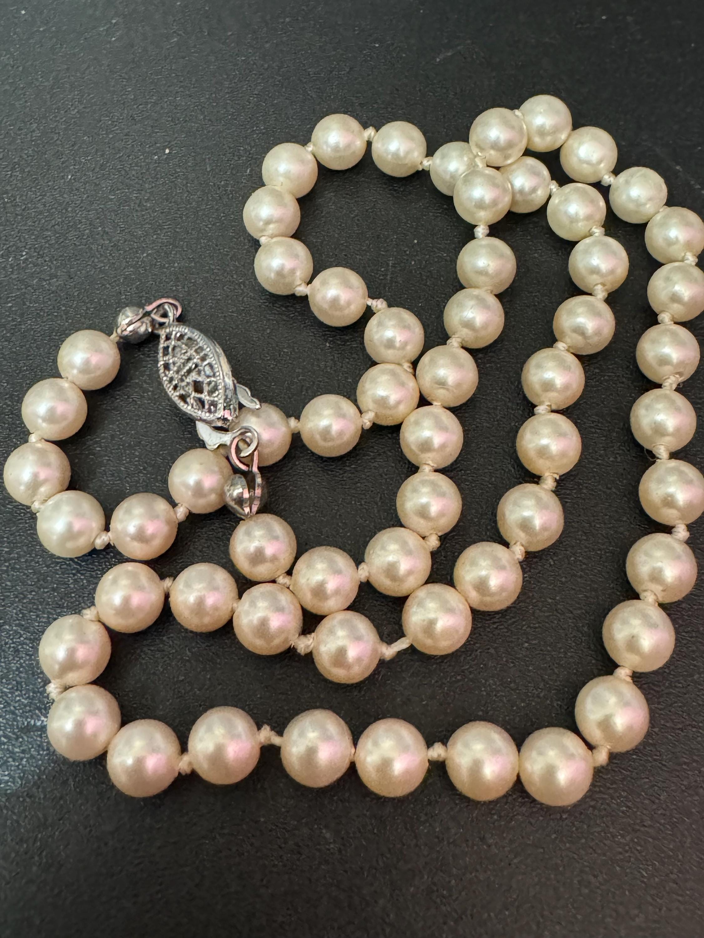 Vintage short cream knotted glass pearl necklace silver tone clasp 42cm 6mm beads