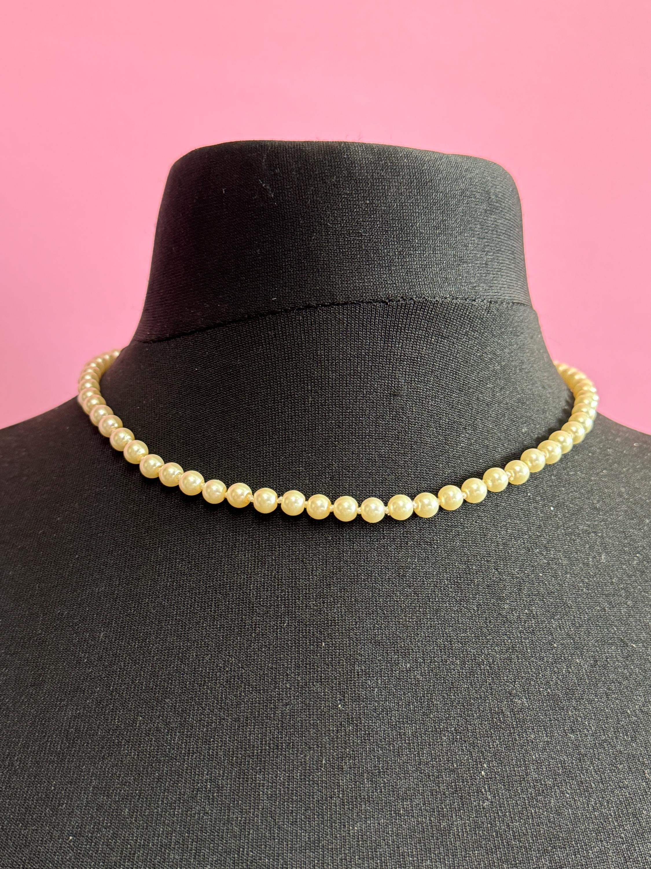 Vintage cream knotted glass pearl necklace gold tone clasp 46cm 6mm beads