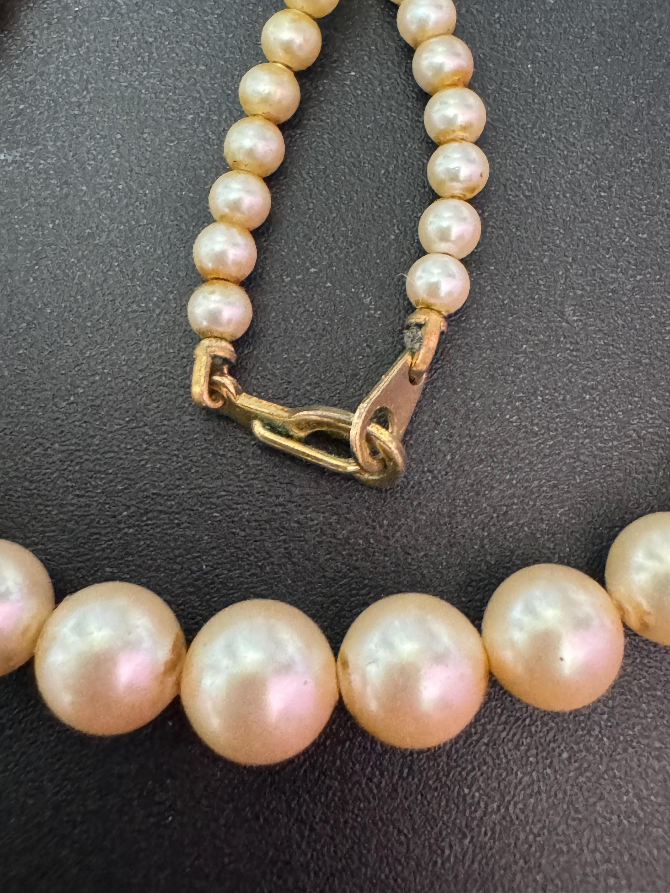 Vintage cream glass graduated pearl necklace gold tone clasp 46cm
