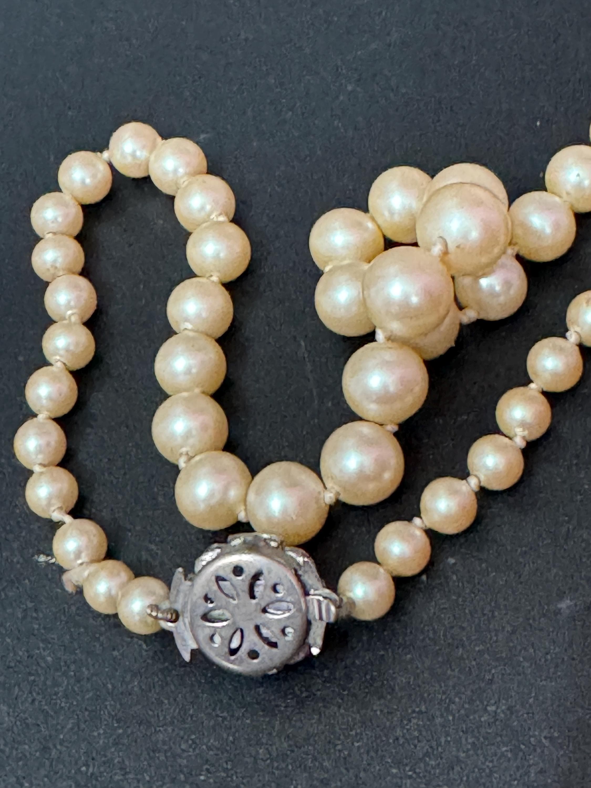 Vintage cream glass graduated pearl necklace silver tone floral clasp 40cm