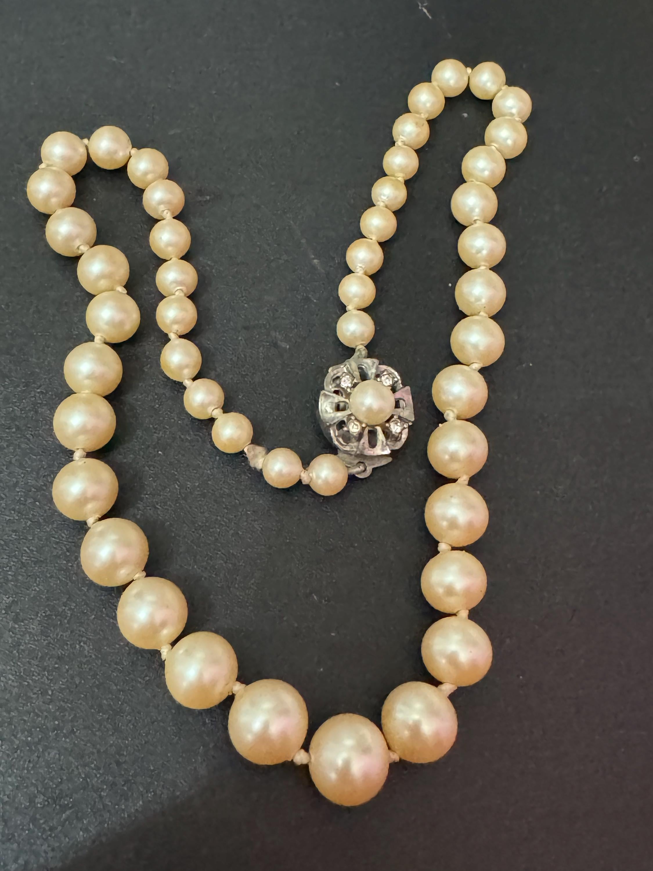 Vintage cream glass graduated pearl necklace silver tone floral clasp 40cm