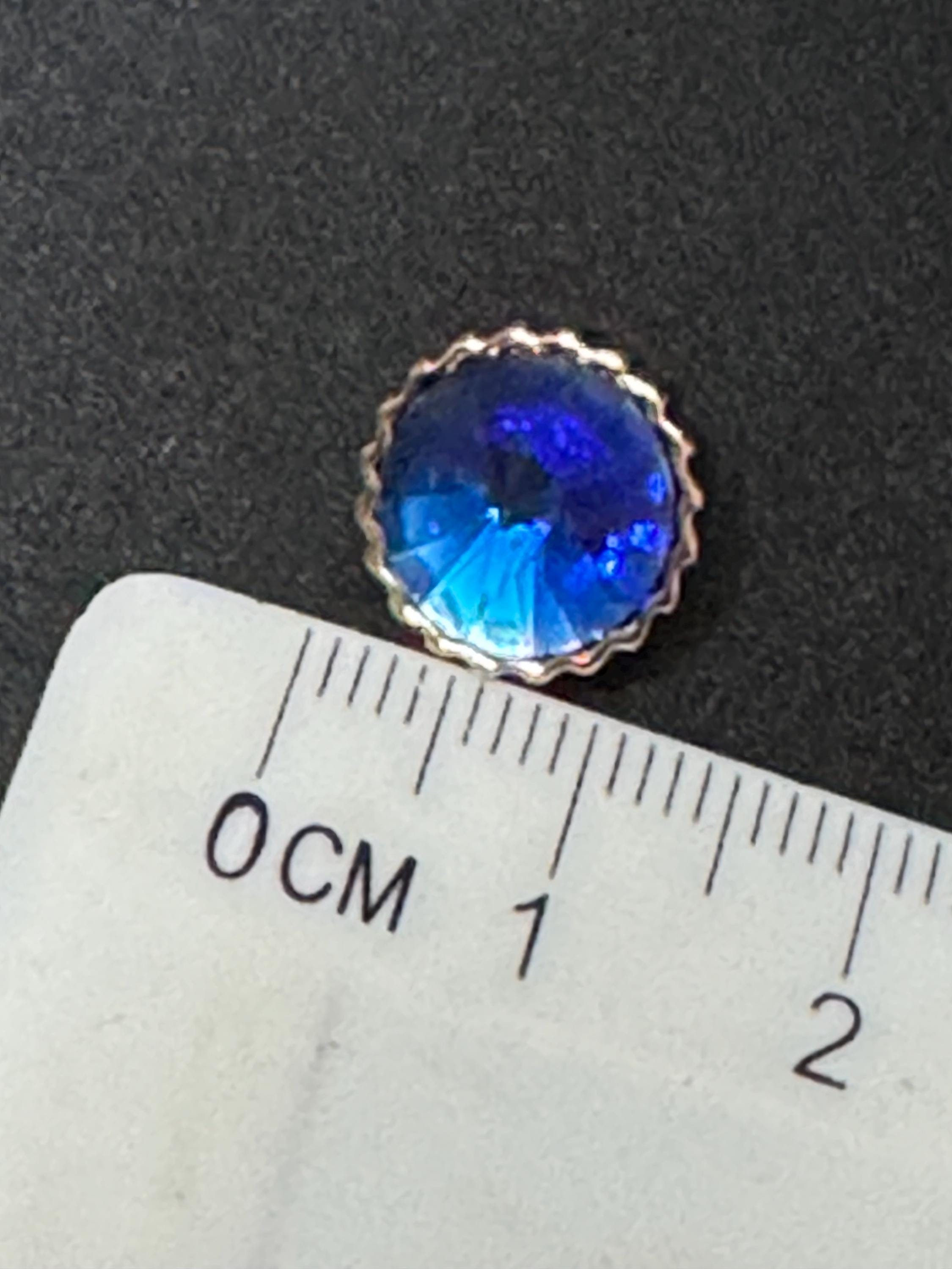 Pack of 10 - 12mm Sapphire Blue Rivoli Diamond Acrylic Crystal Buttons with Gold Tone Casings