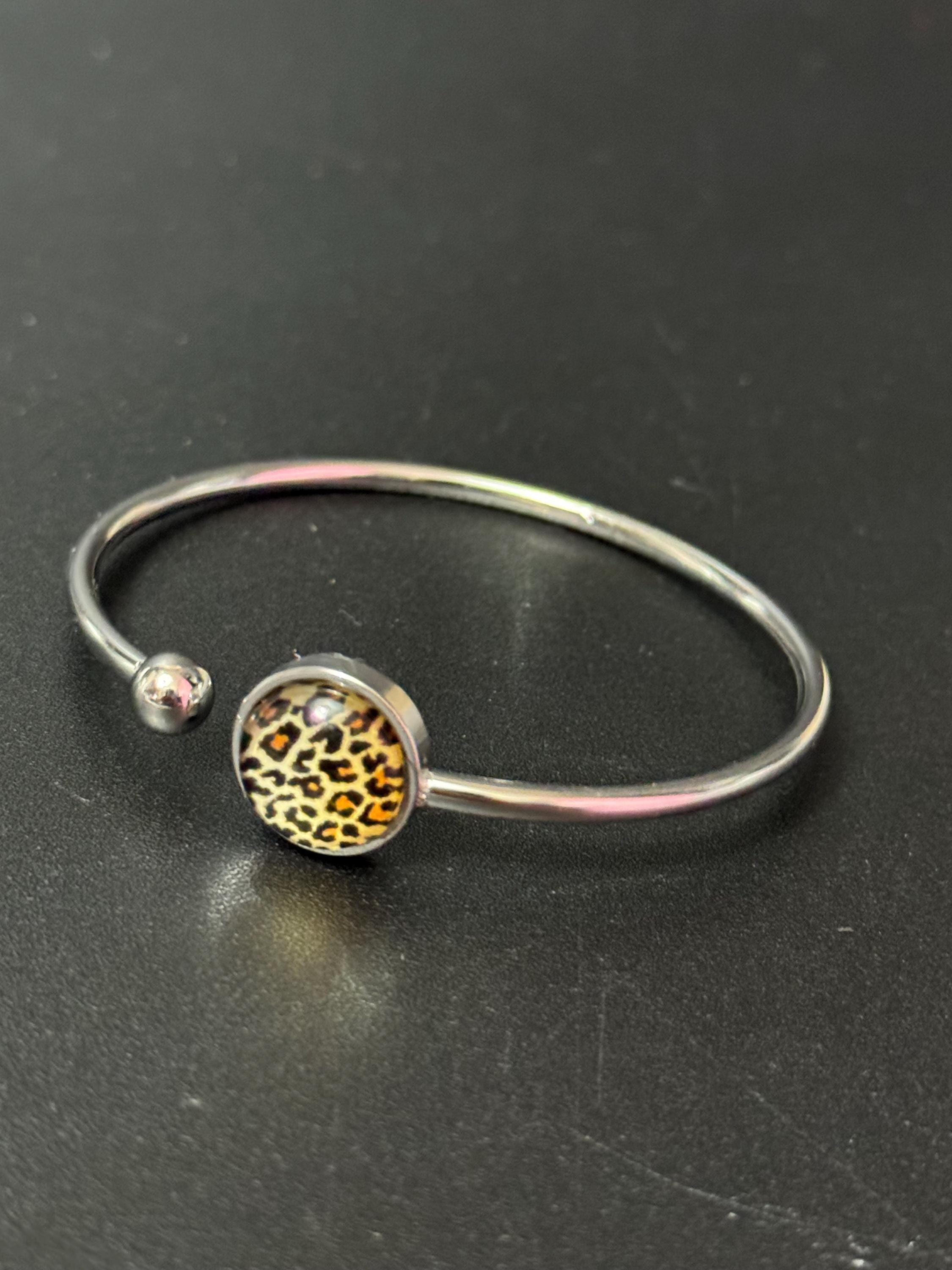 Leopard Pring glass cabochon bangle