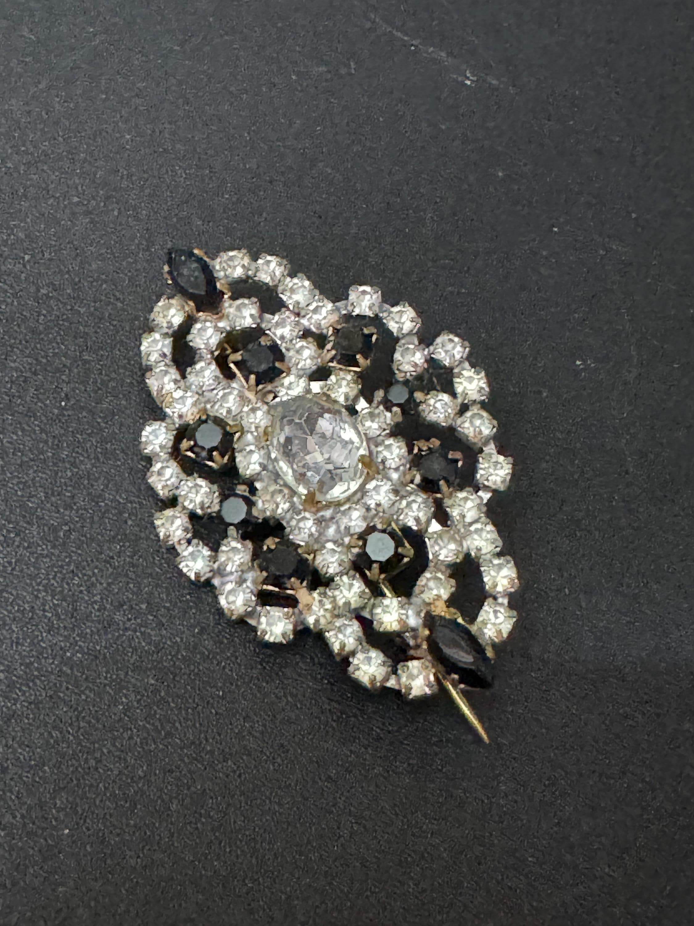 Vintage Monochrome black white clear Rhinestone diamanté paste brooch