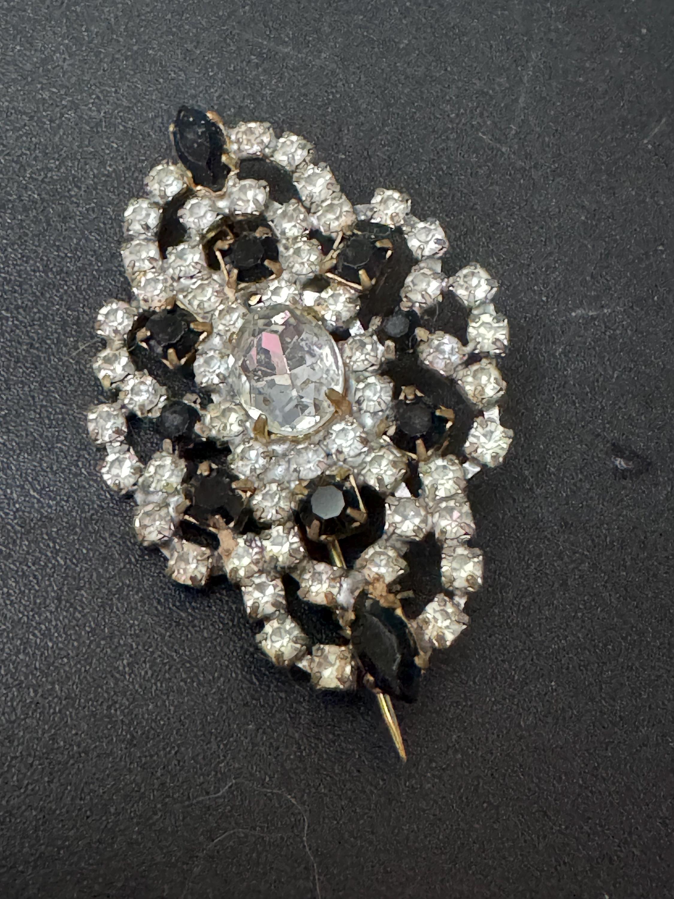 Vintage Monochrome black white clear Rhinestone diamanté paste brooch