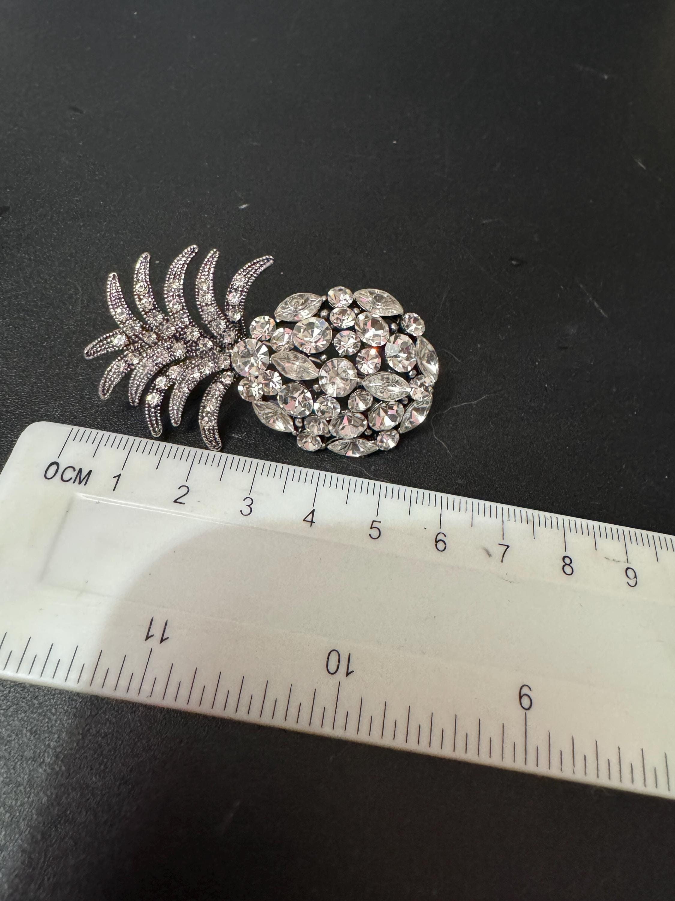 Novelty clear diamanté crystal pineapple fruit brooch