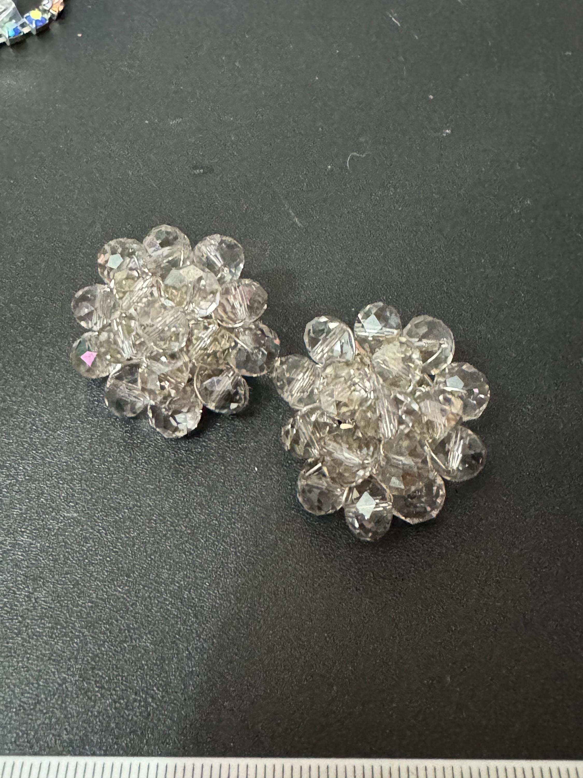 Vintage 1940s 1950s clear faceted glass beaded Cluster Clip On Earrings