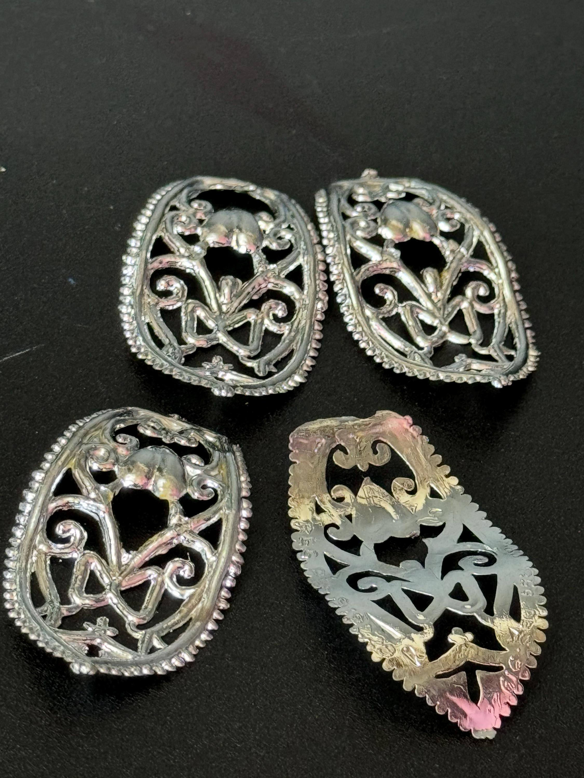 Set of 4 Vintage wedding cake decorations toppers for corners silver reusable plastic