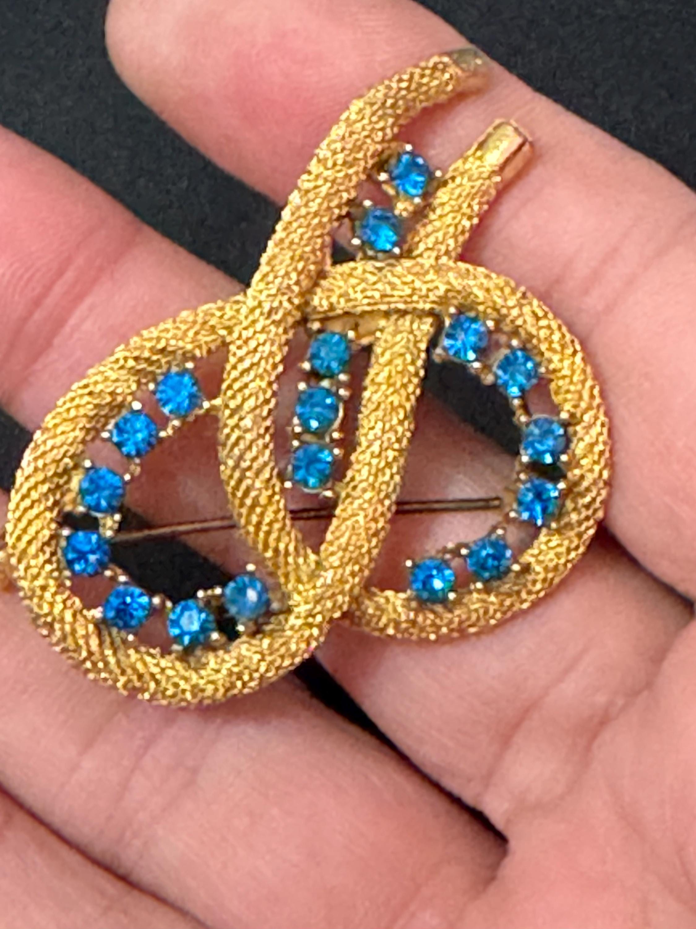 vintage mesh ribbon bow brooch with sapphire blue rhinestones MCM gold tone 4cm