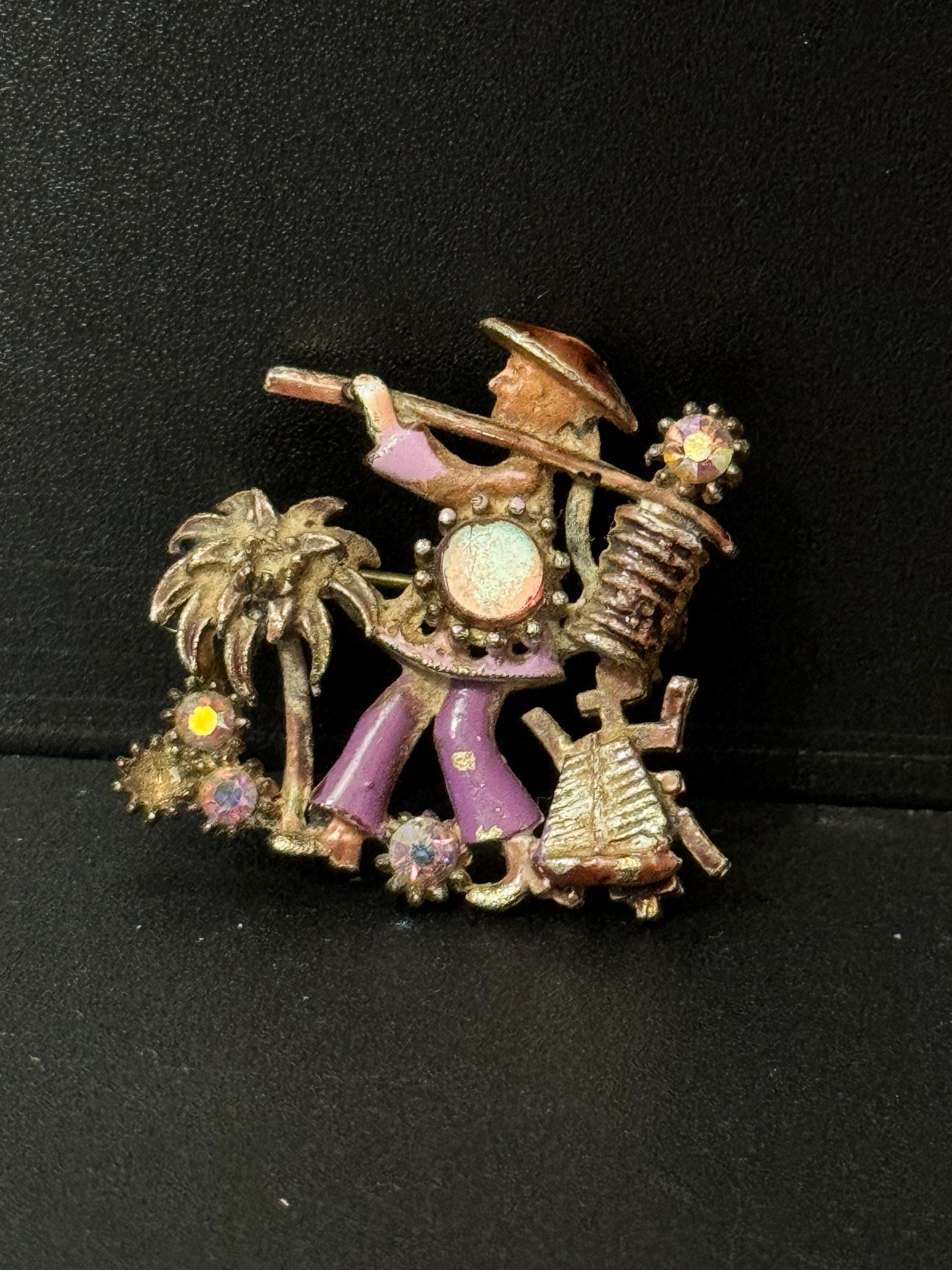 Vintage dark Gold Tone Asian diamanté China man brooch