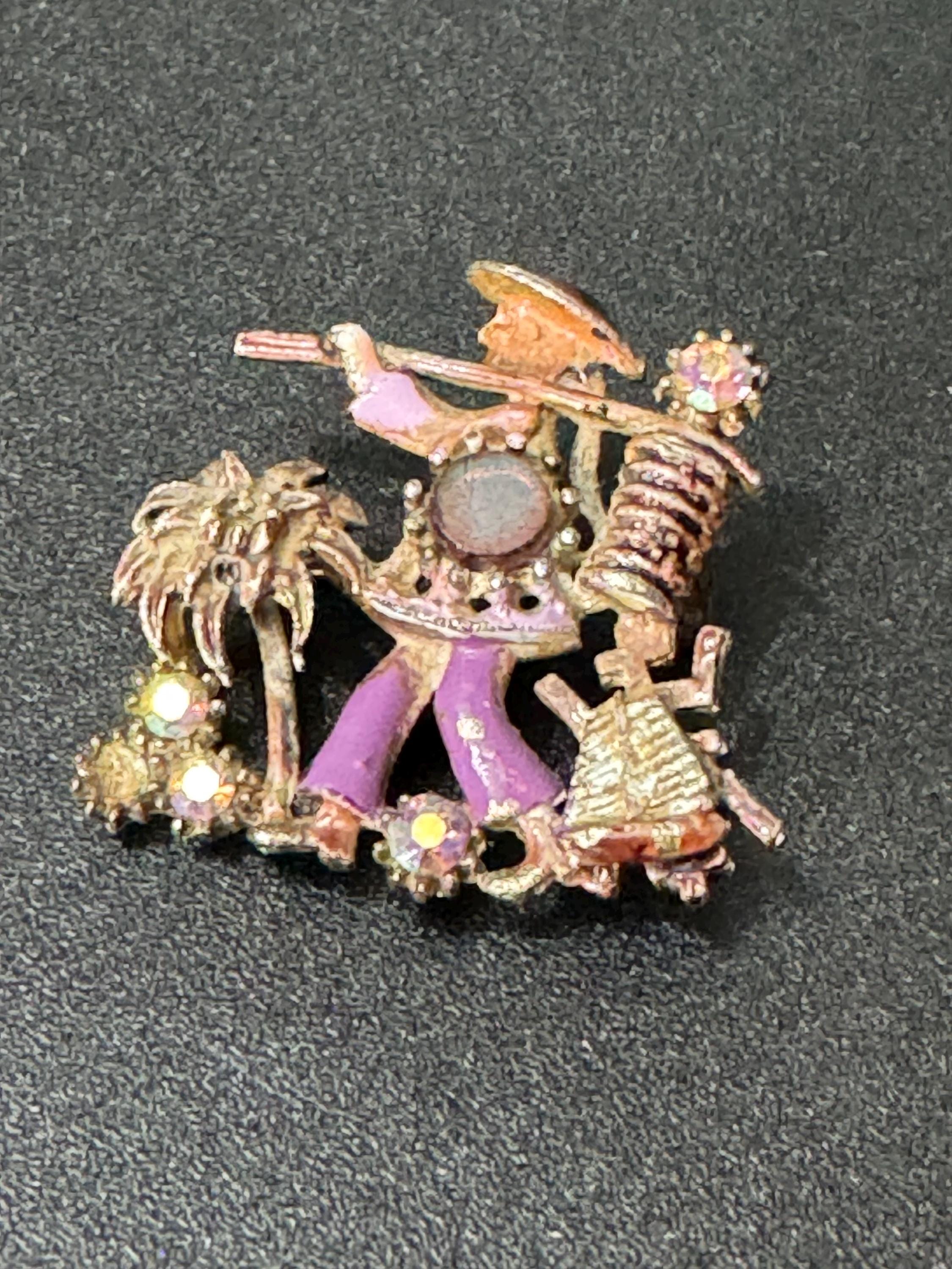 Vintage dark Gold Tone Asian diamanté purple enamel China man brooch mid century