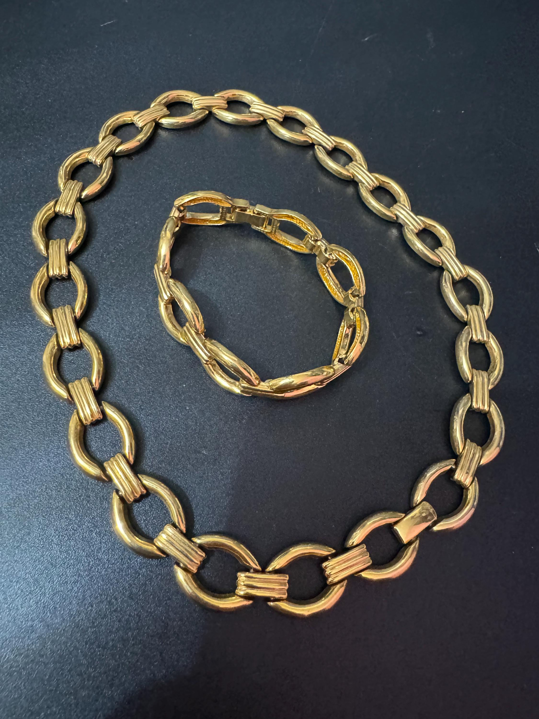 vintage gold tone chunky wide chain link necklace and bracelet jewellery set