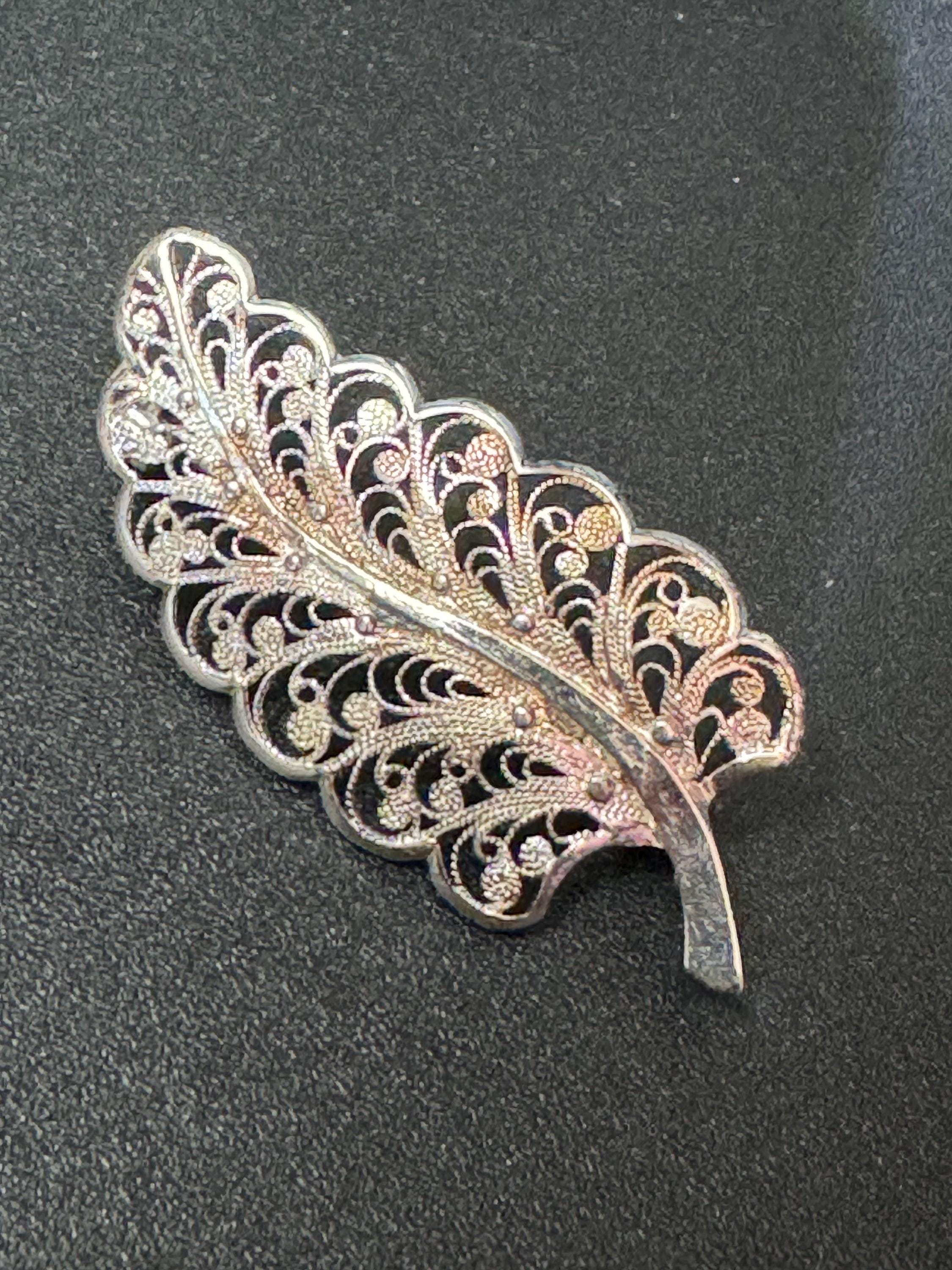 Uk Sterling 925 silver fine floral leaf brooch with clear diamanté 4.5cm