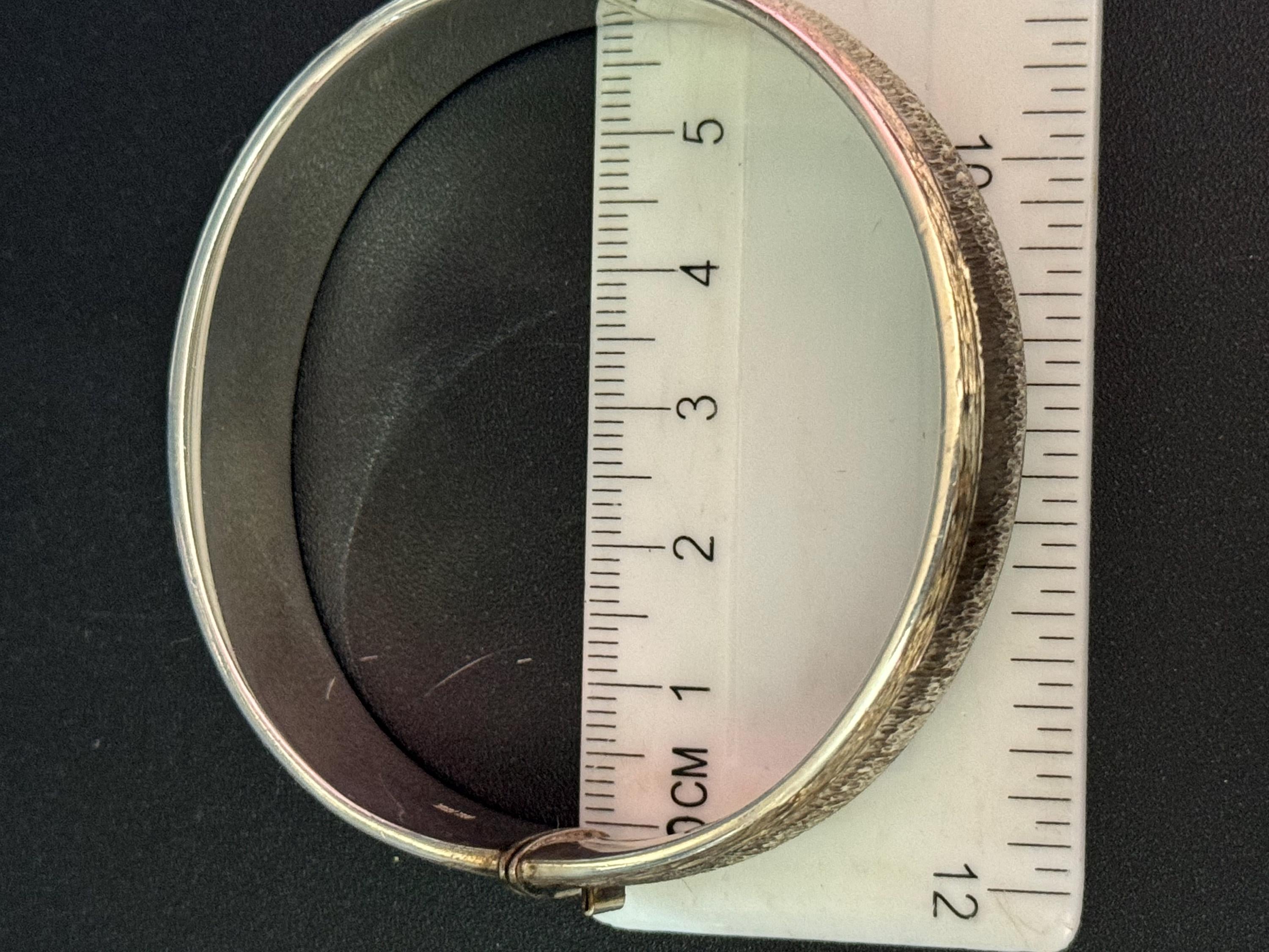 1972 (x) Birmingham hallmarked Sterling silver bark clamper opening bangle 1.5cm