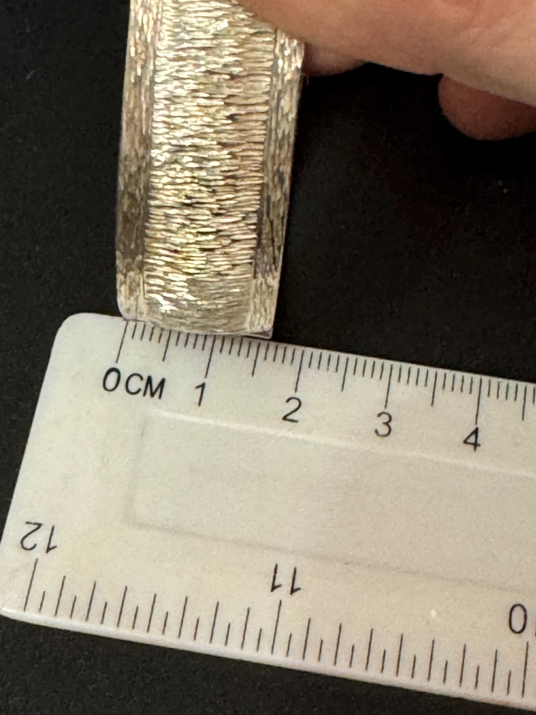 1972 (x) Birmingham hallmarked Sterling silver bark clamper opening bangle 1.5cm