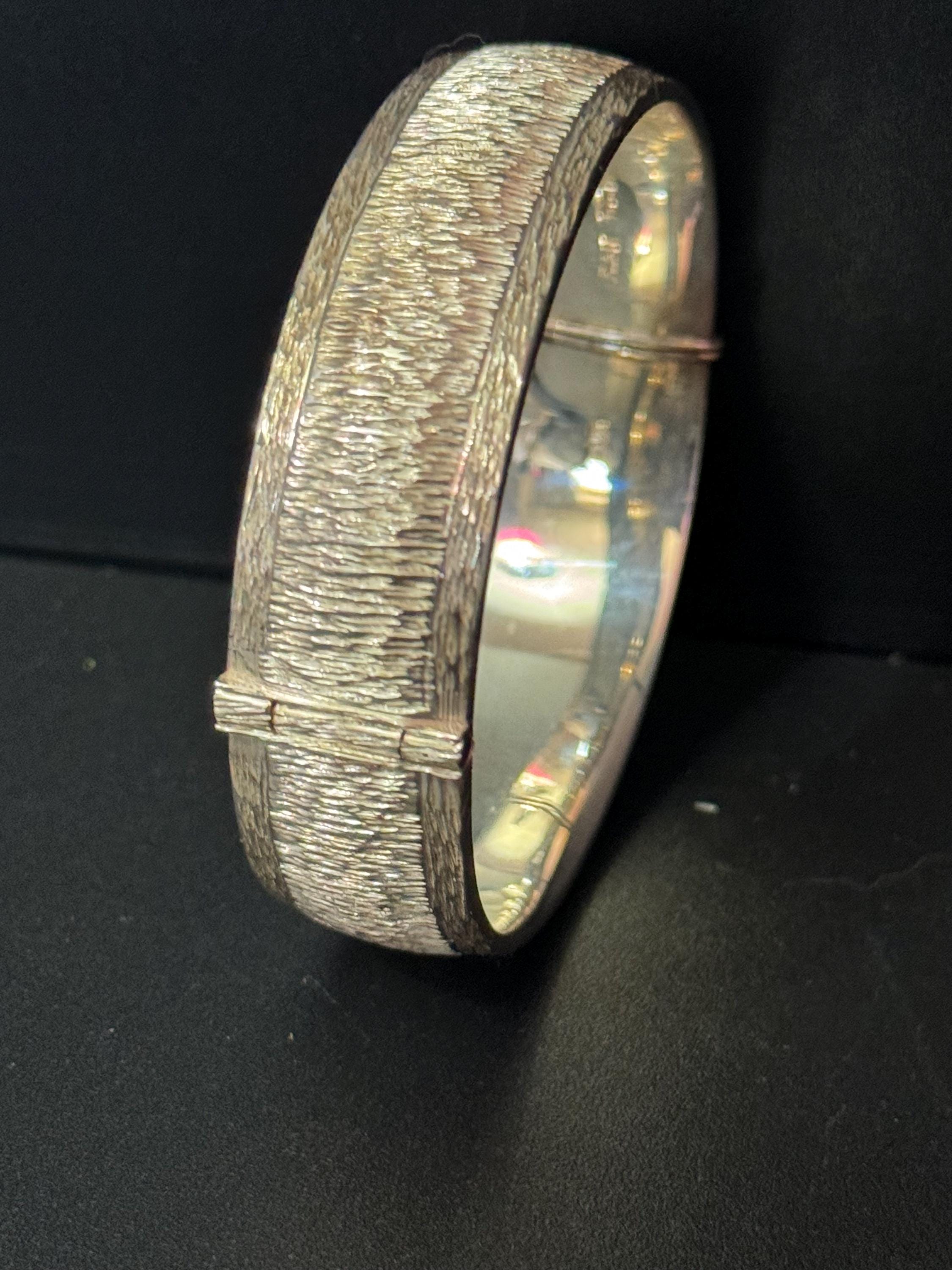 1972 (x) Birmingham hallmarked Sterling silver bark clamper opening bangle 1.5cm