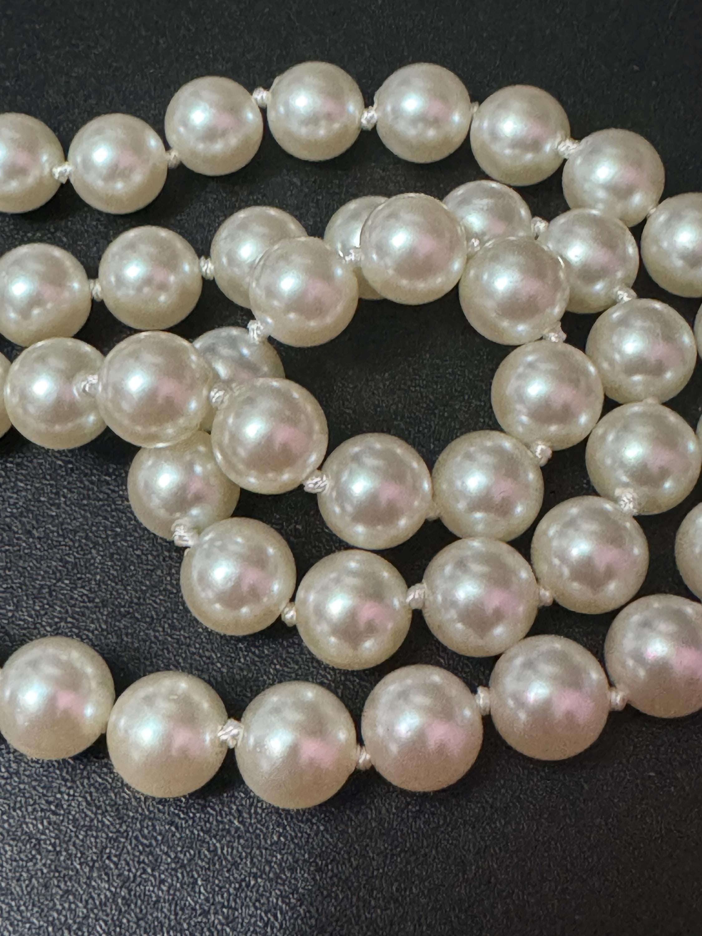 Classic ivory glass pearl collar necklace,    individually knotted beads 47cm gold tone