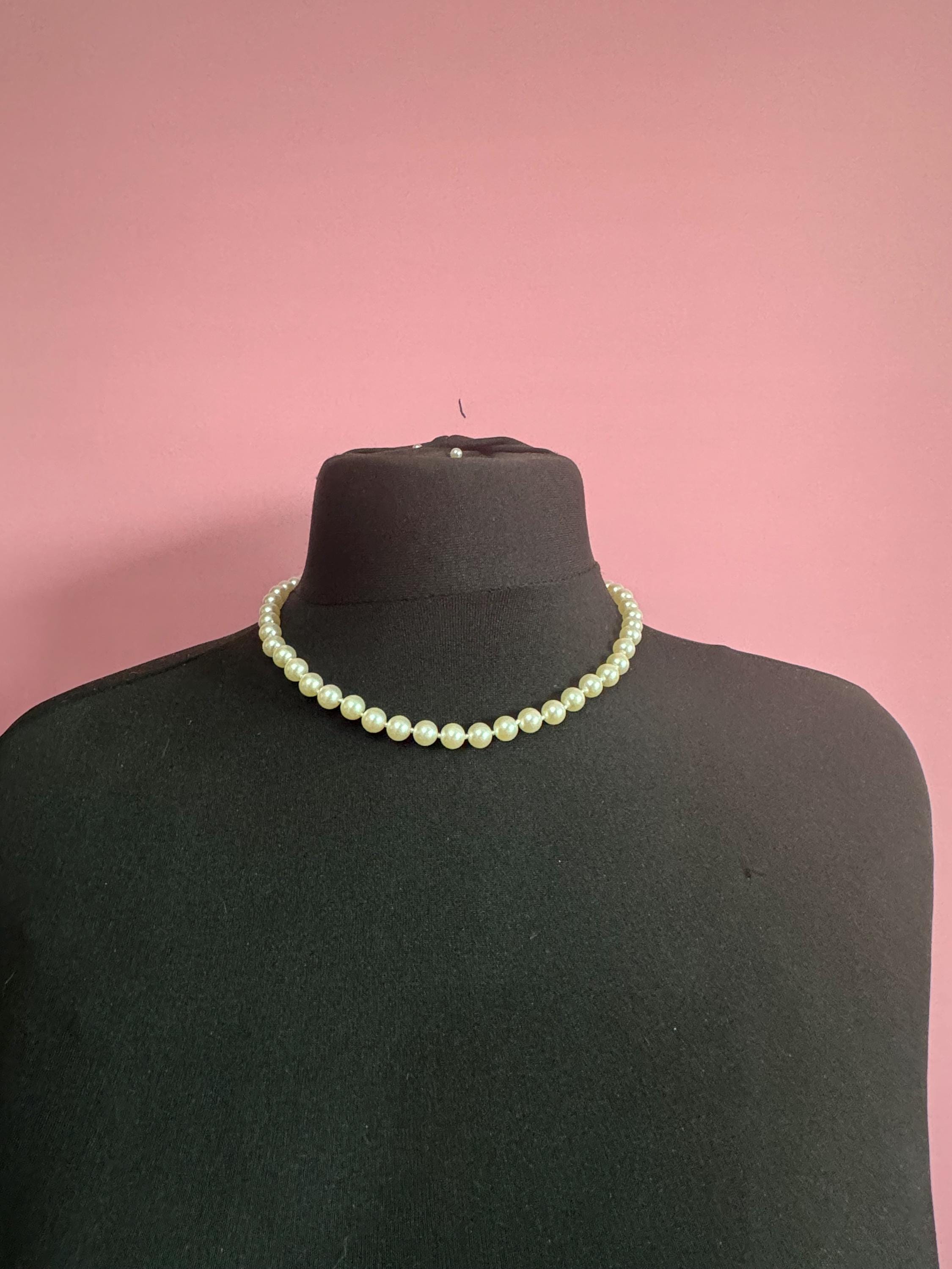 Classic ivory glass pearl collar necklace,    individually knotted beads 47cm gold tone