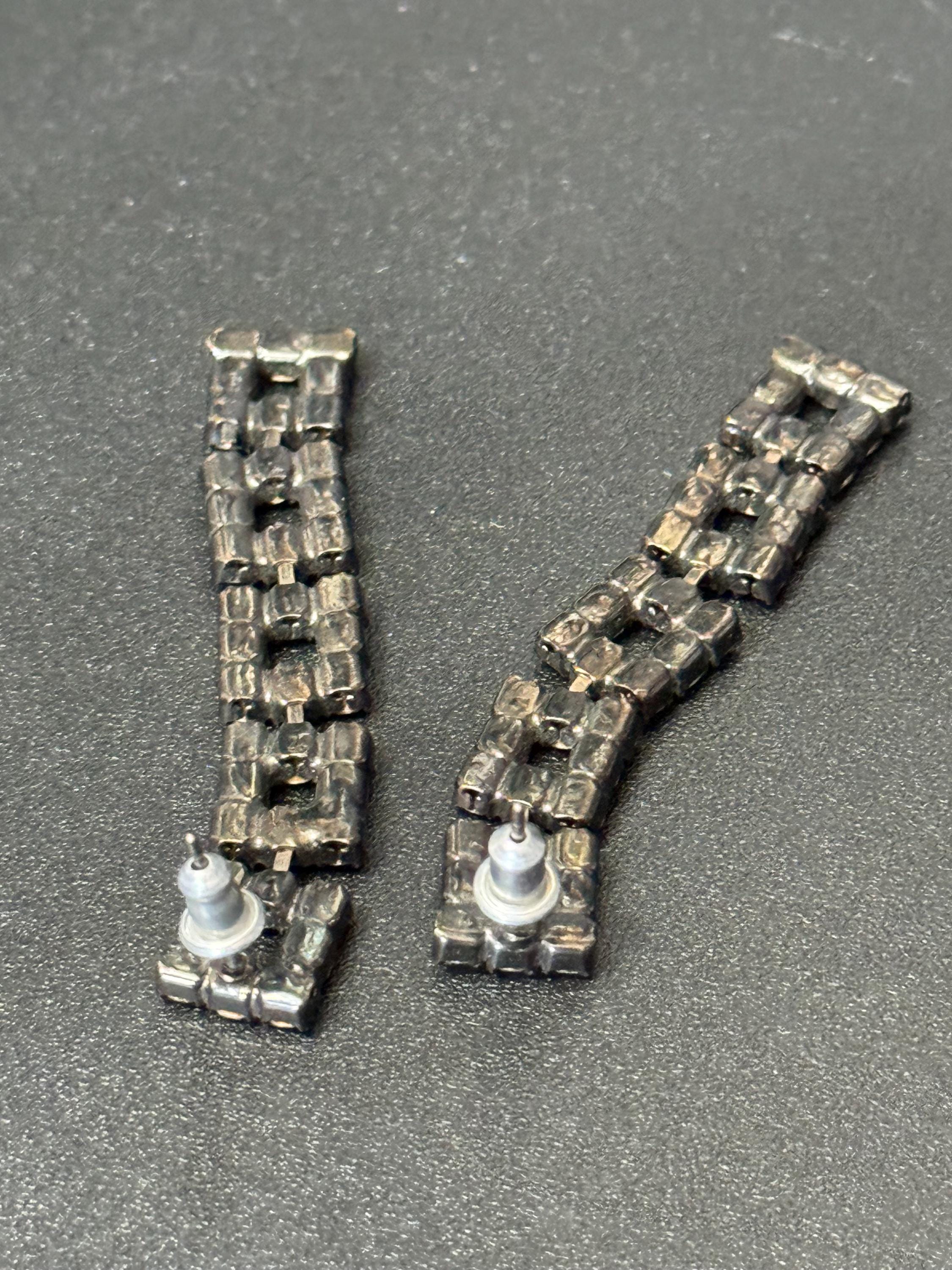 Retro Silver Tone Crystal Drop Earrings: Amethyst Purple Square Design