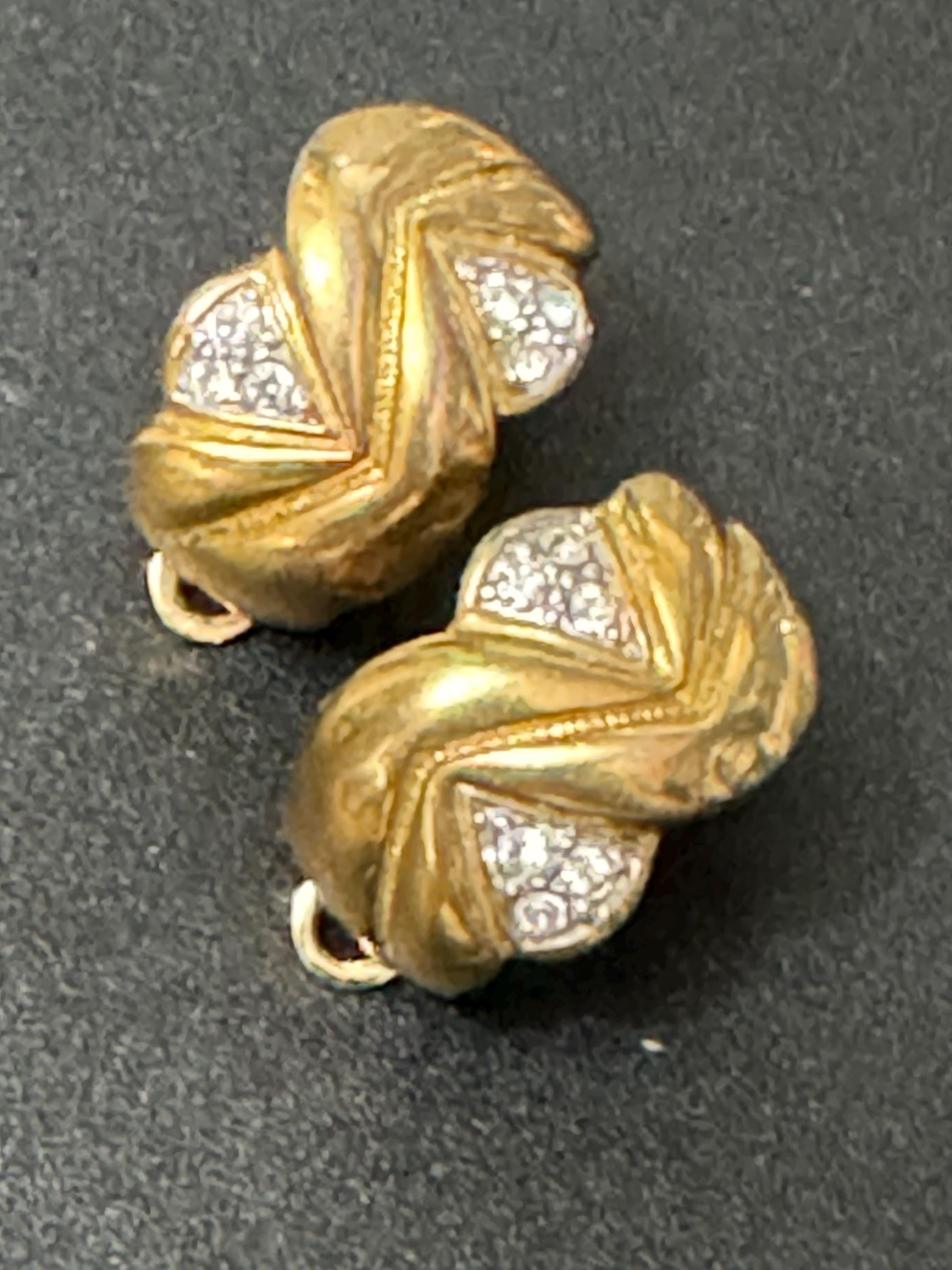 Signed BJ Beatrix Jewellery Vintage gold tone diamanté 2cm clip on earrings