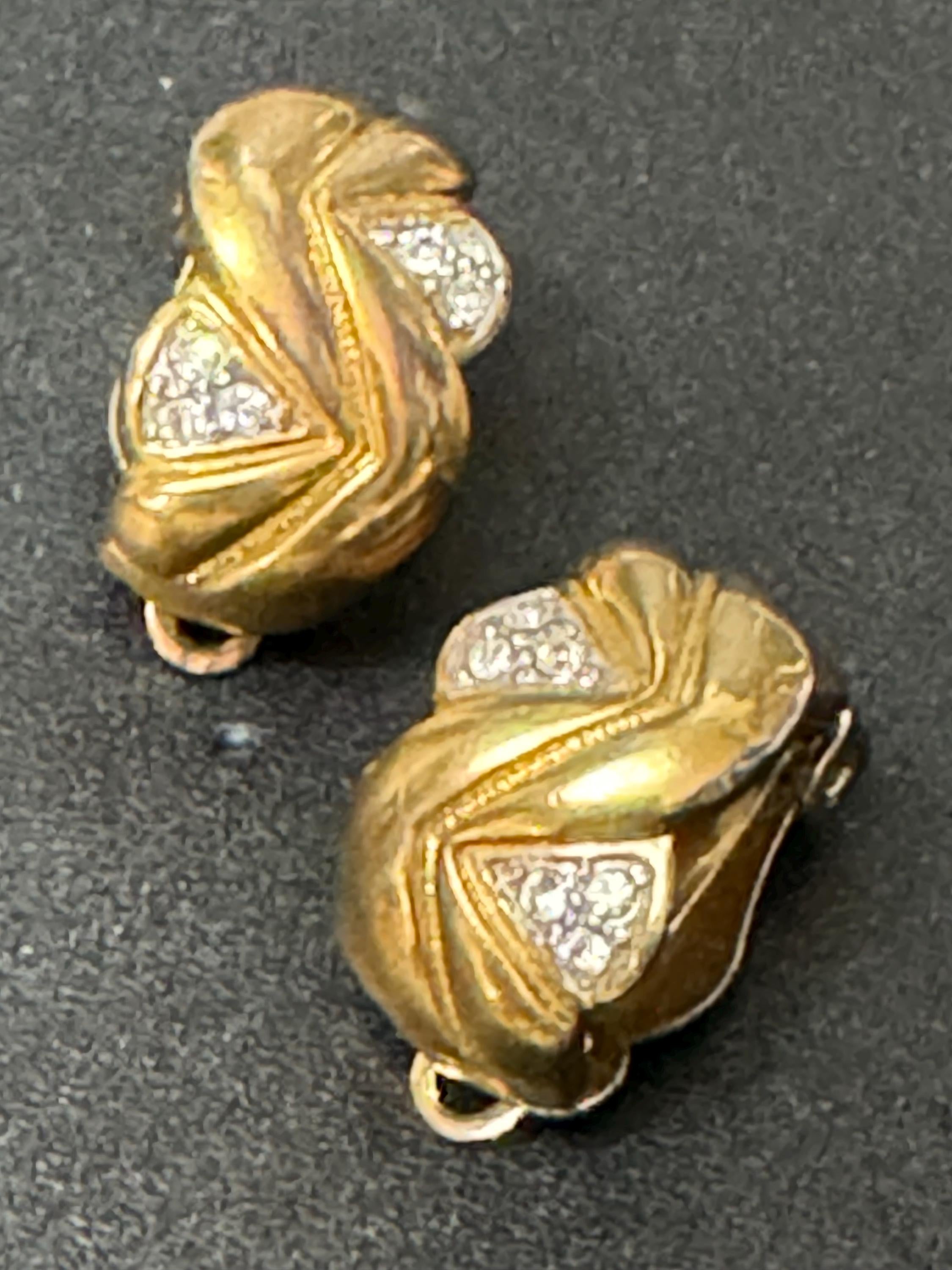 Signed BJ Beatrix Jewellery Vintage gold tone diamanté 2cm clip on earrings