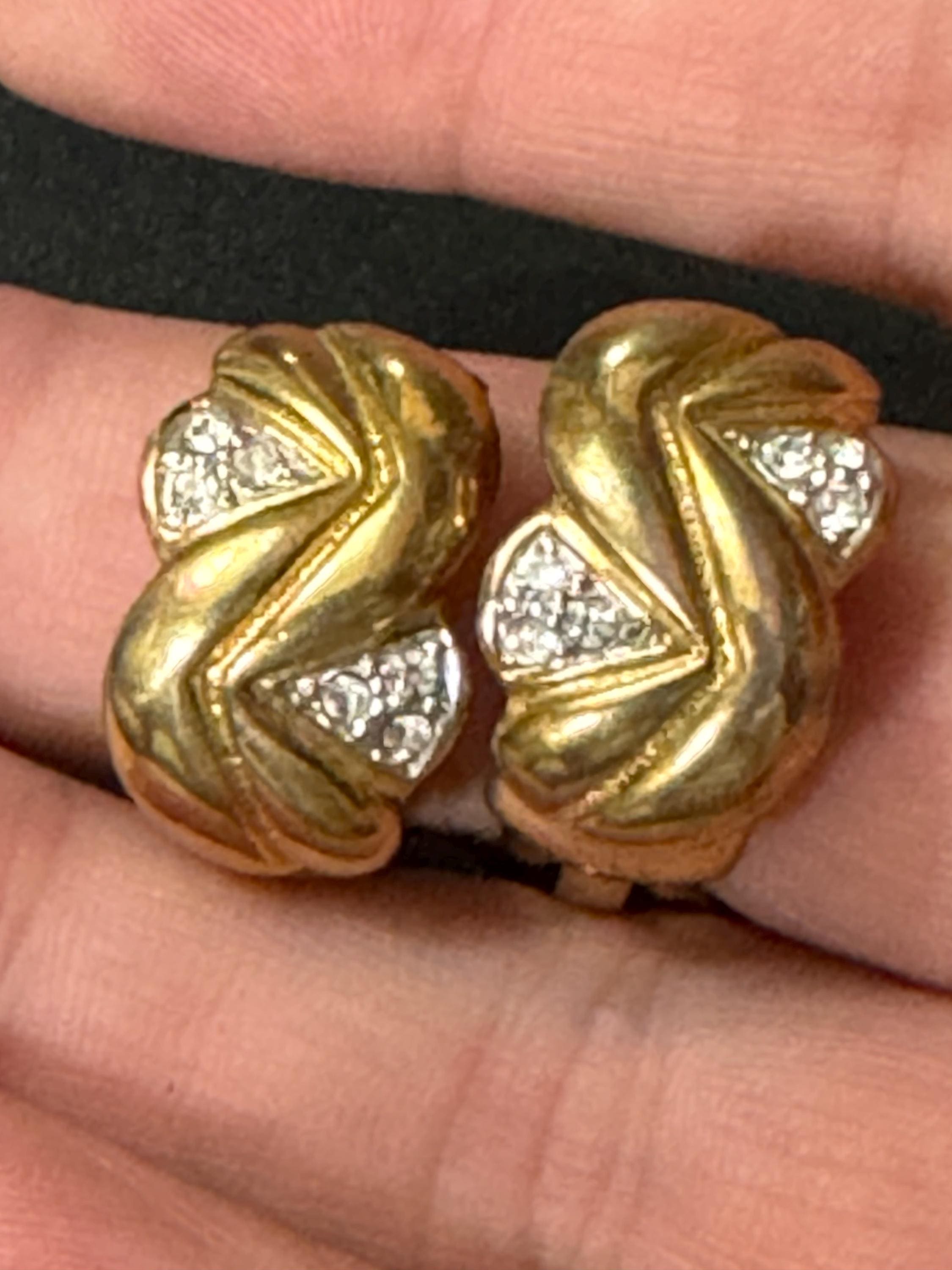 Signed BJ Beatrix Jewellery Vintage gold tone diamanté 2cm clip on earrings