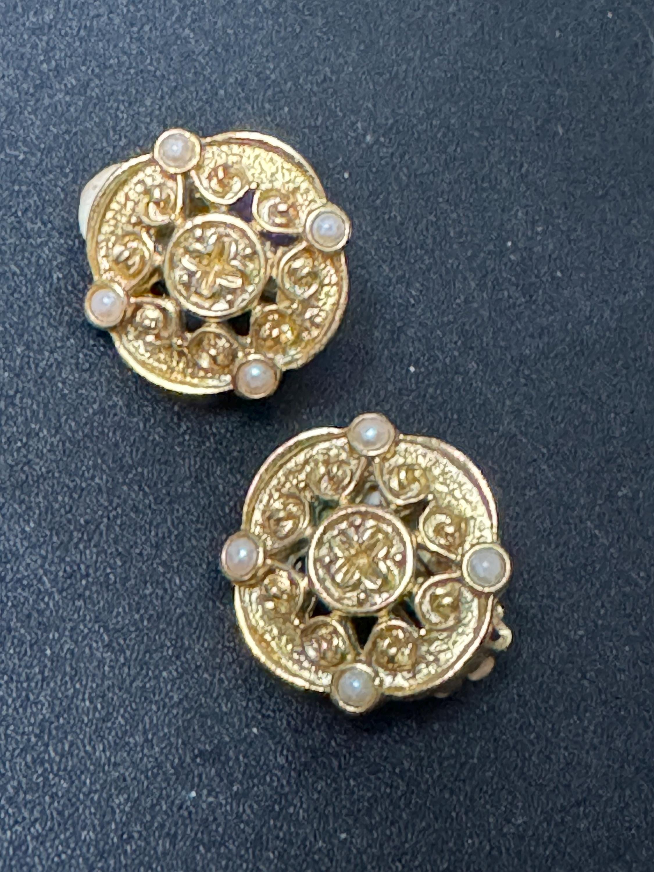 signed PT vintage gold tone seed pearl small Etruscan disc clip on stud earrings