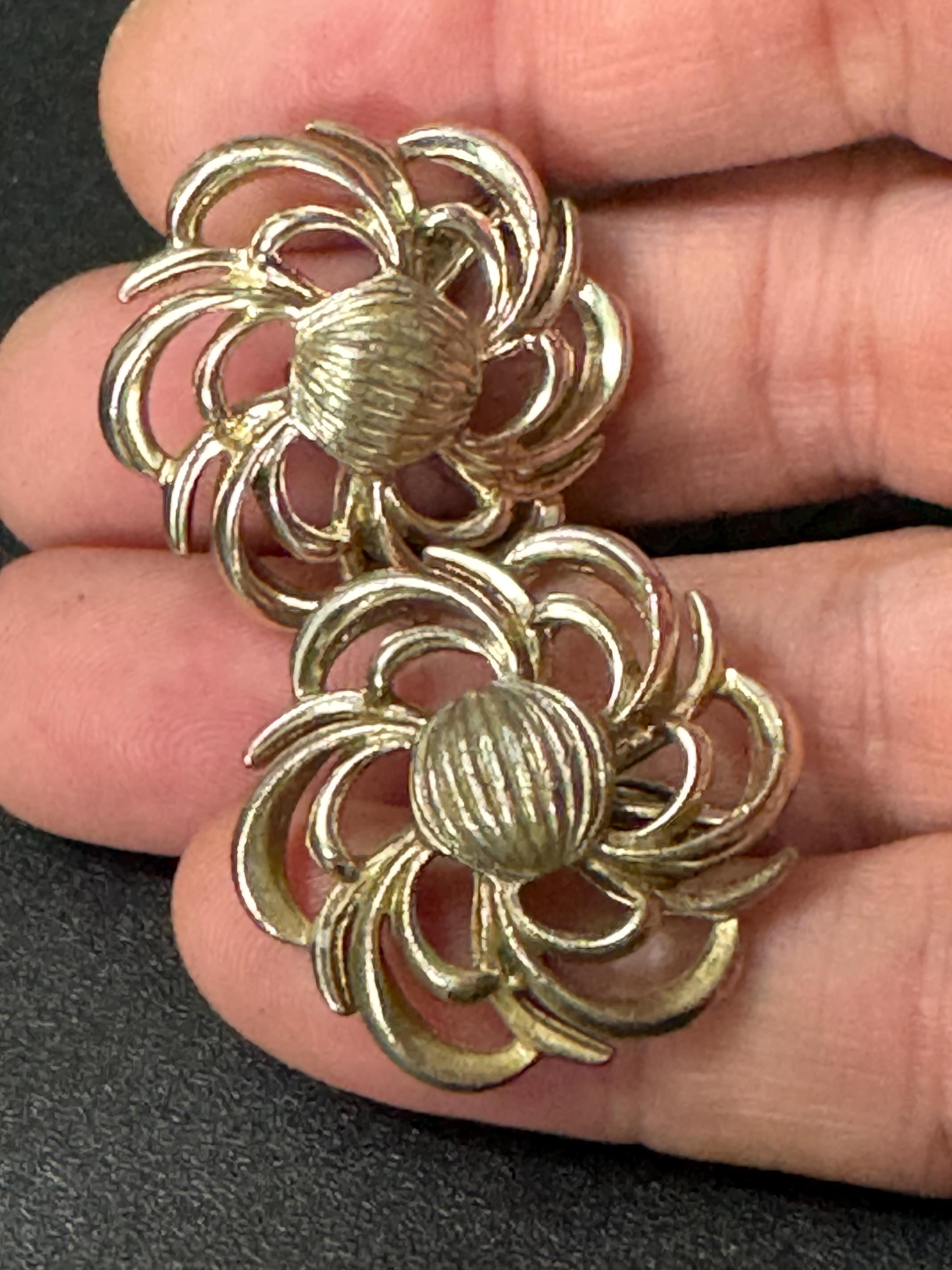 Signed coro Corocraft Vintage Gold tone floral Clip on earrings mid century