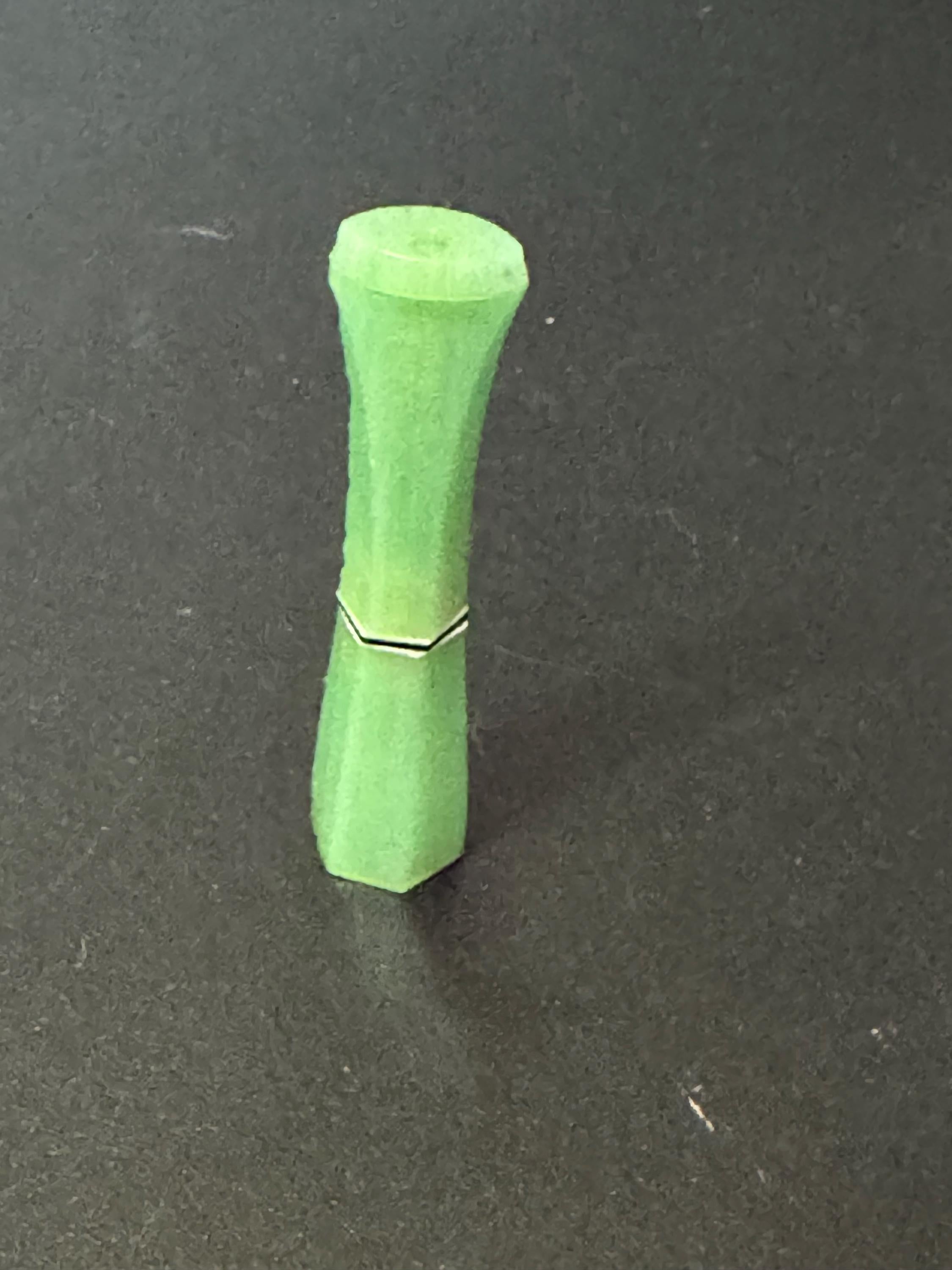 2.5” bright green banded Vintage 1920s Bakelite early plastic Cocktail Party Cigarette Holder