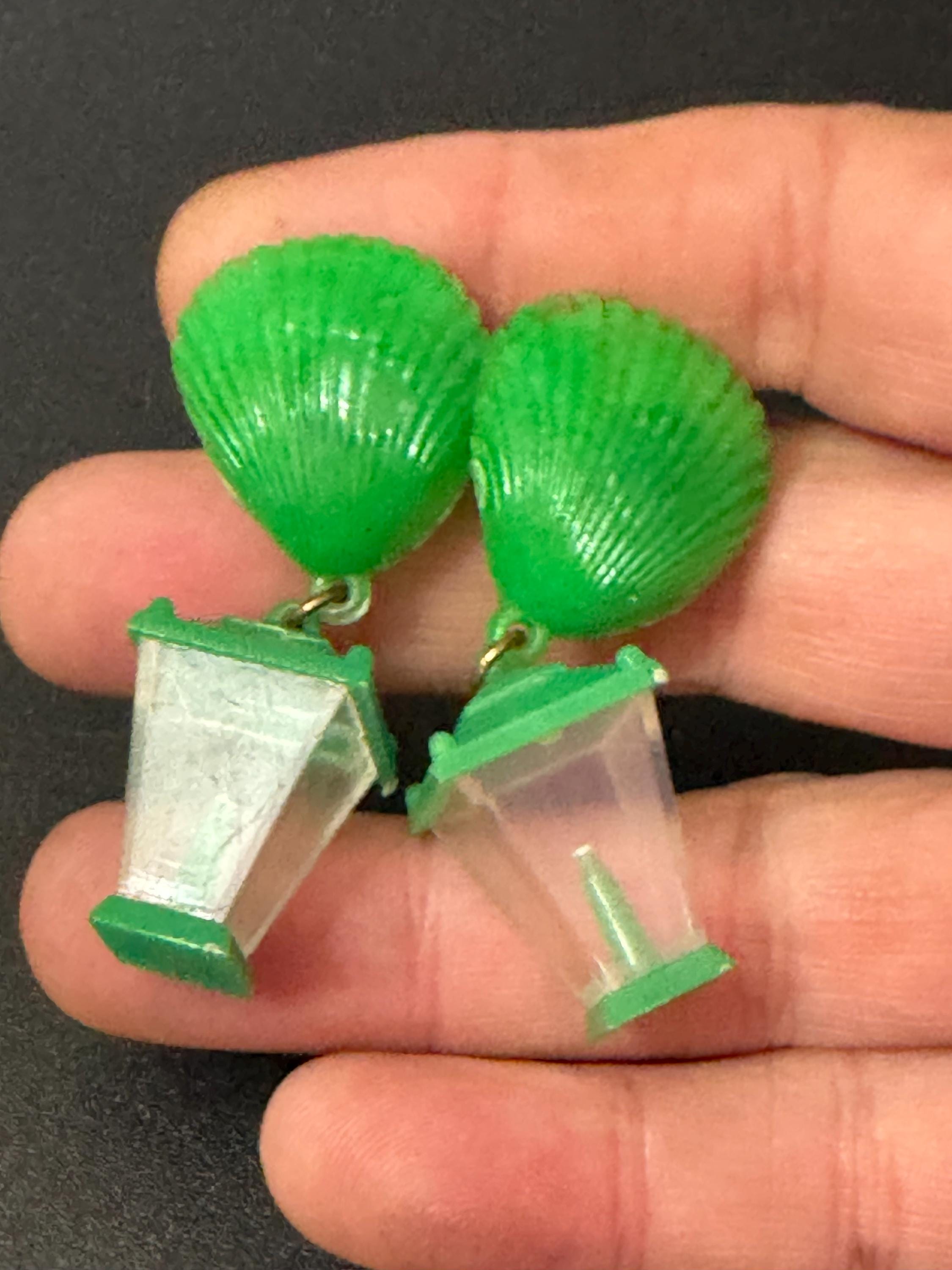 Vintage bright green seashell kitsch lantern light clip on earrings early plastic 5cm Hong Kong