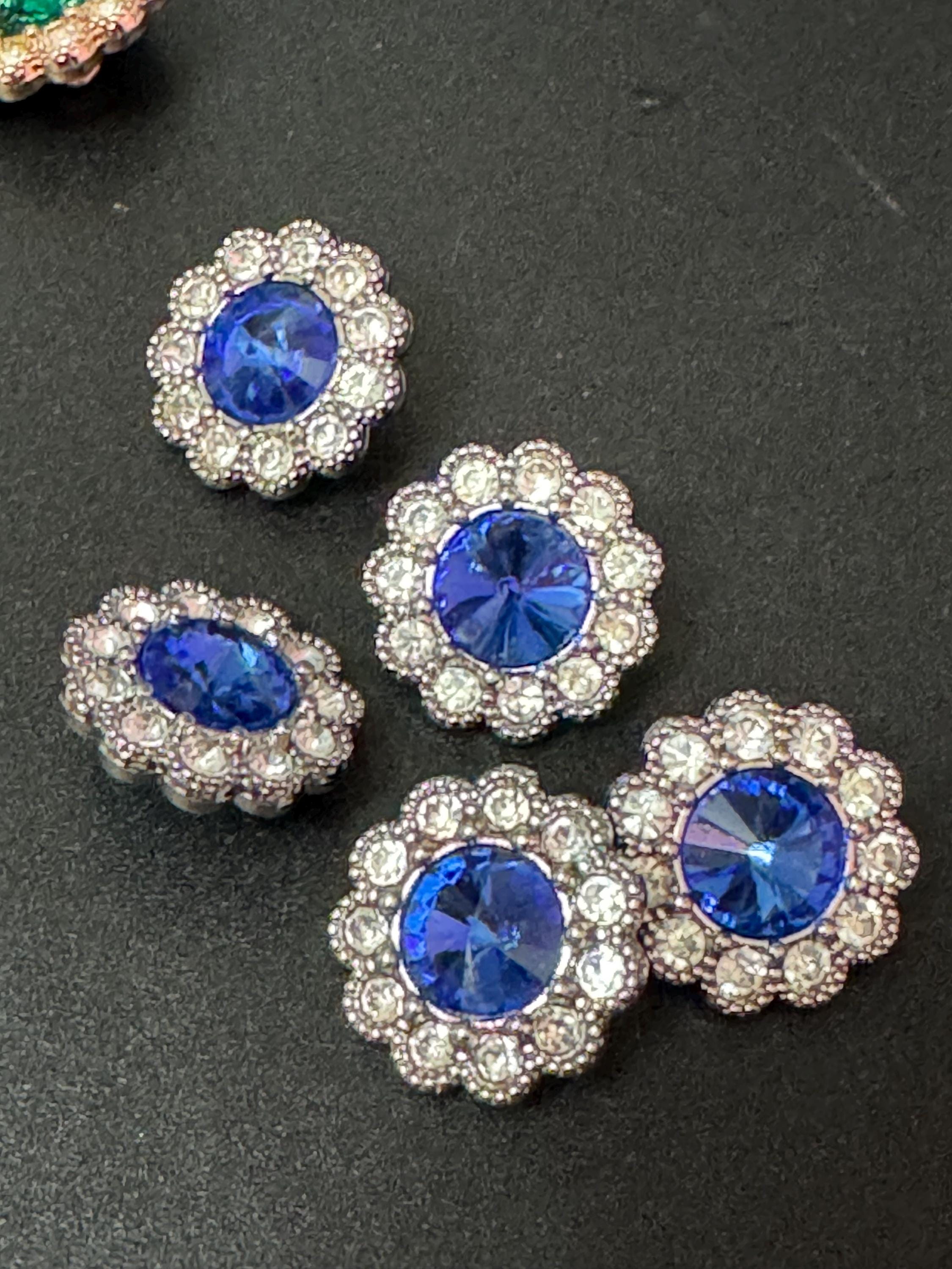 20mm clear and sapphire blue Rivoli Crystal glass flower buttons, pack of 5, silver tone metal