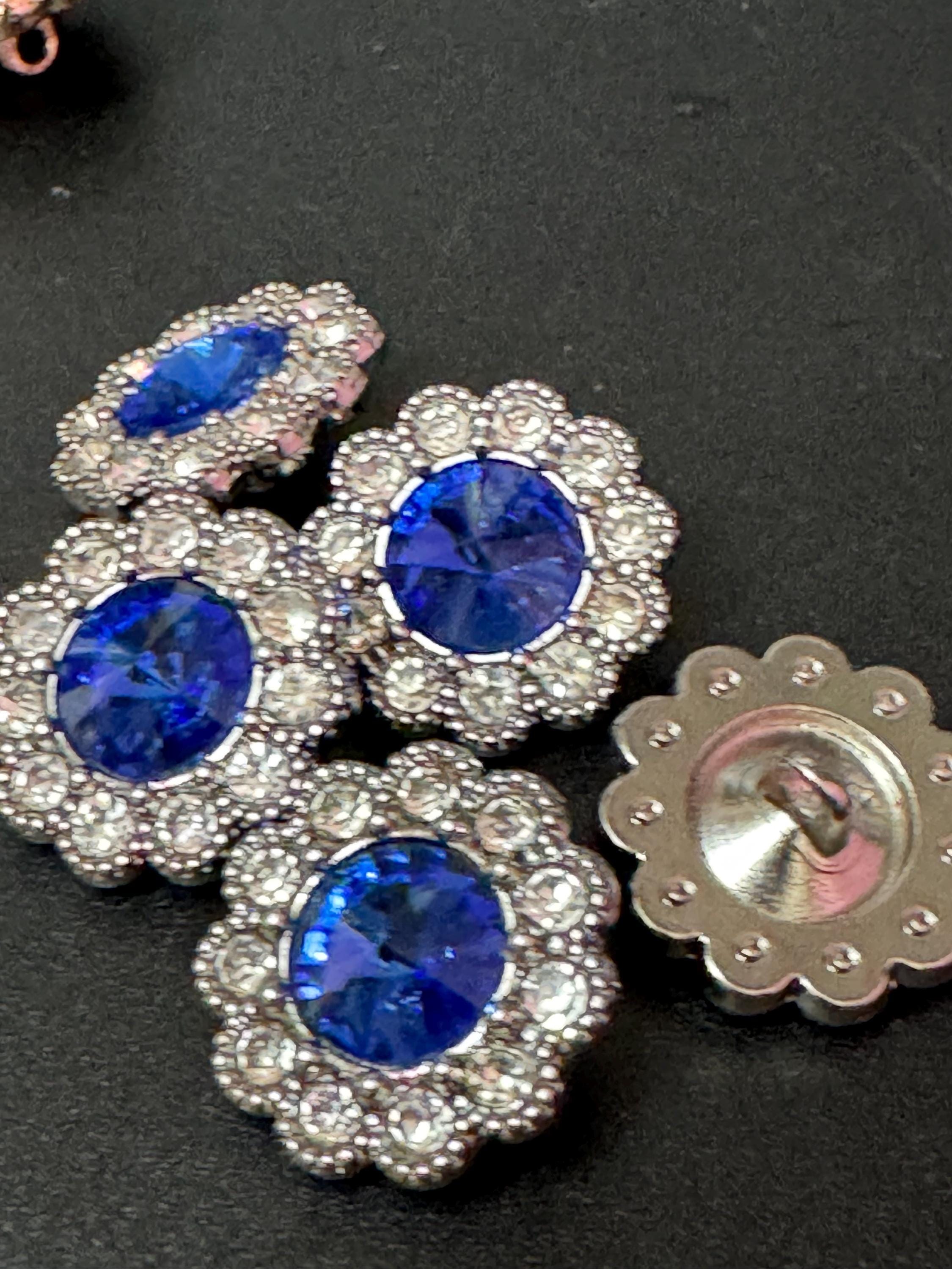 20mm clear and sapphire blue Rivoli Crystal glass flower buttons, pack of 5, silver tone metal