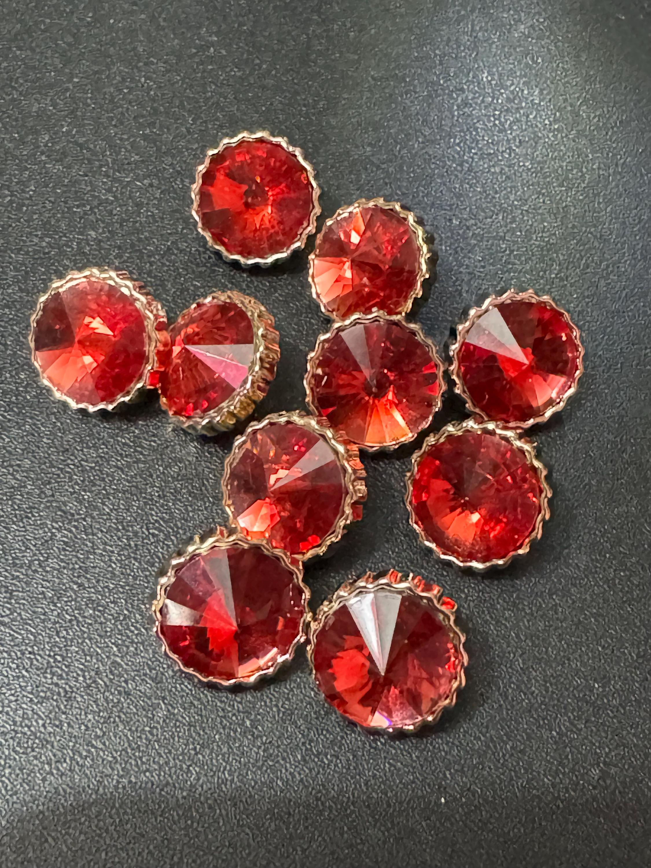 Pack of 10 Ruby Red 12mm Rivoli Diamond Acrylic Crystal Buttons in Gold Tone