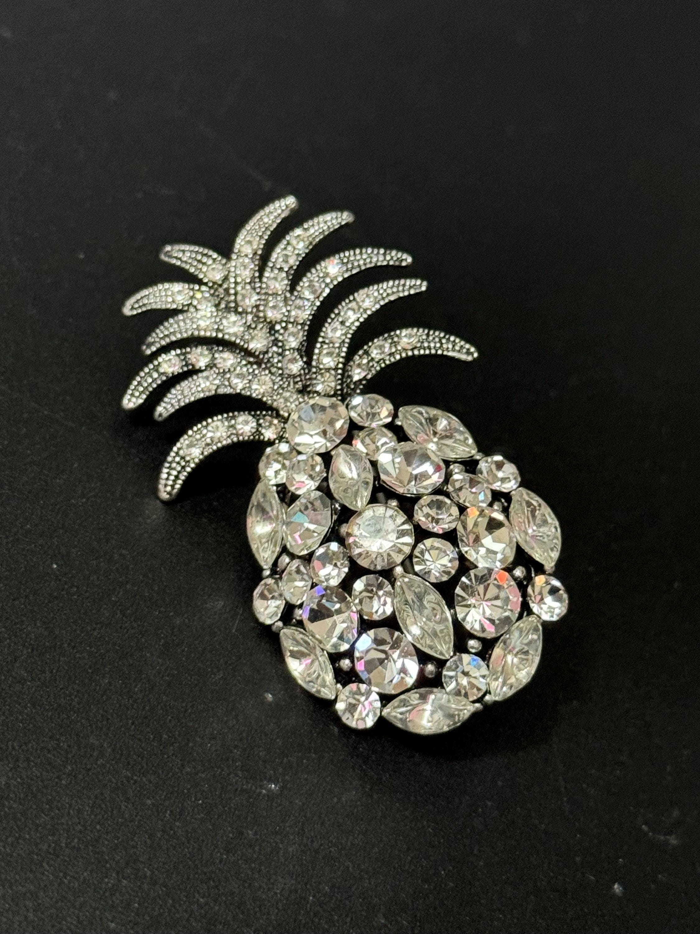 Novelty clear diamanté crystal pineapple fruit brooch