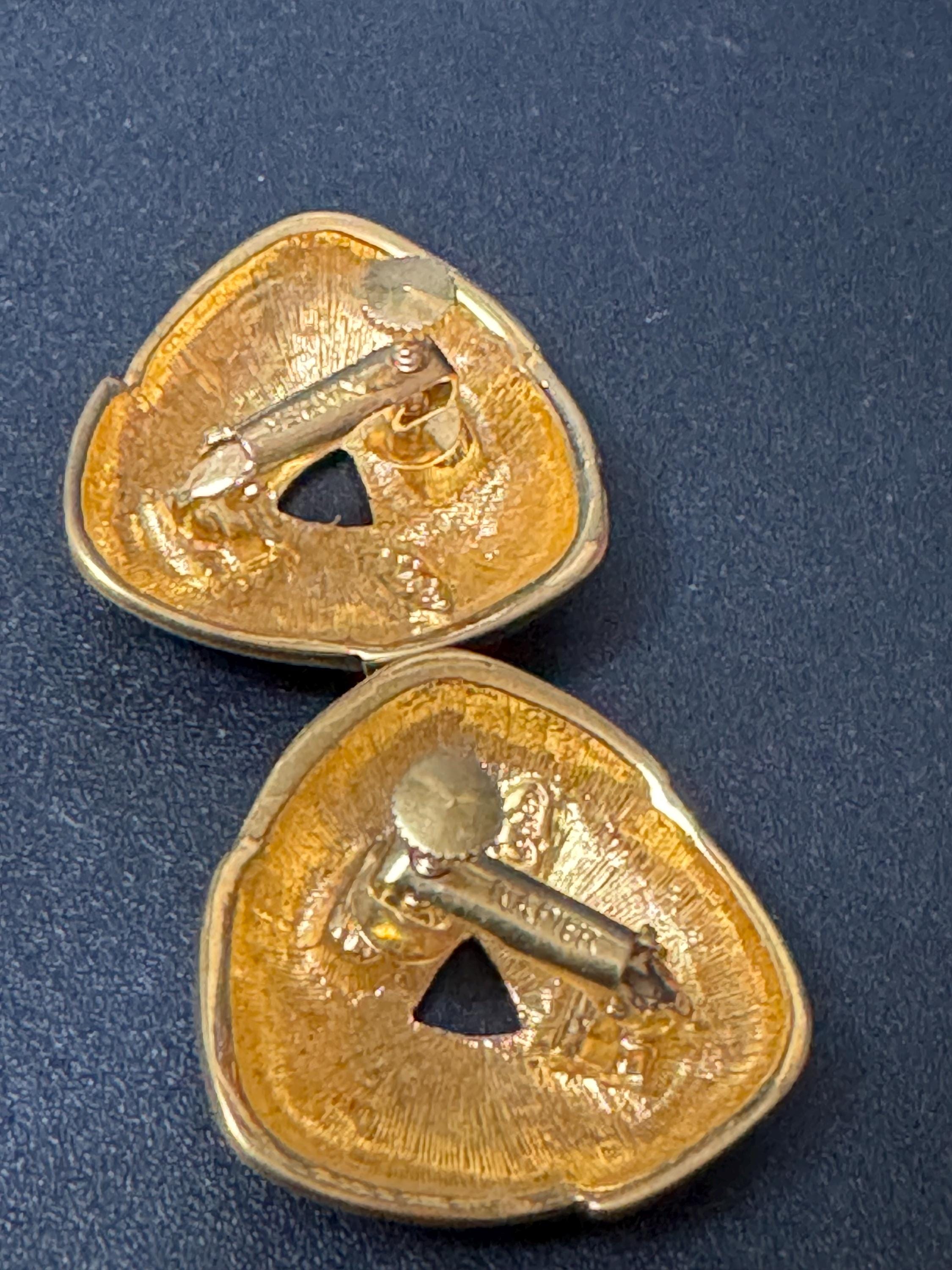 Signed NAPIER Vintage 1980s gold tone classic triangular designer clip on earrings