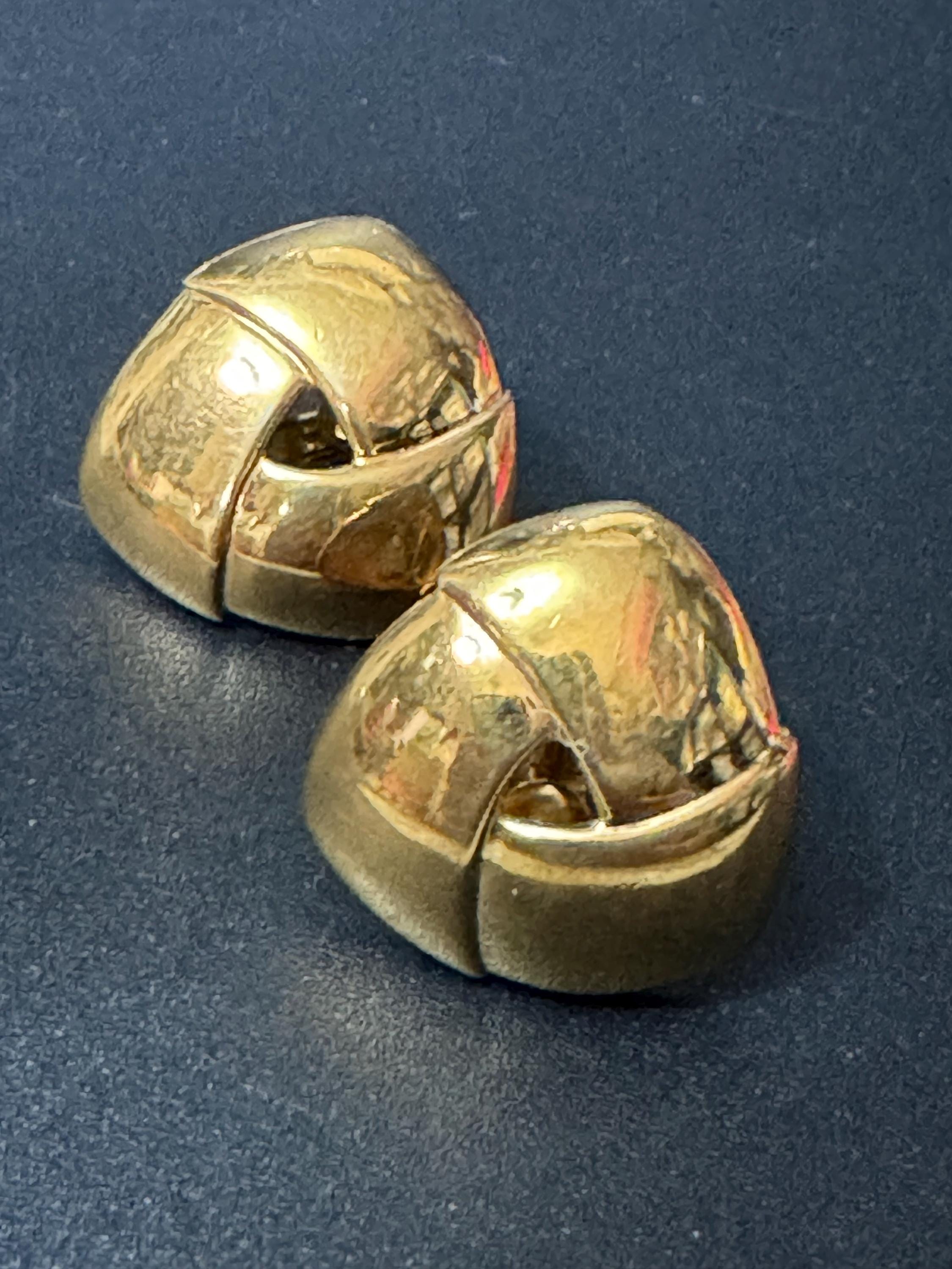 Signed NAPIER Vintage 1980s gold tone classic triangular designer clip on earrings