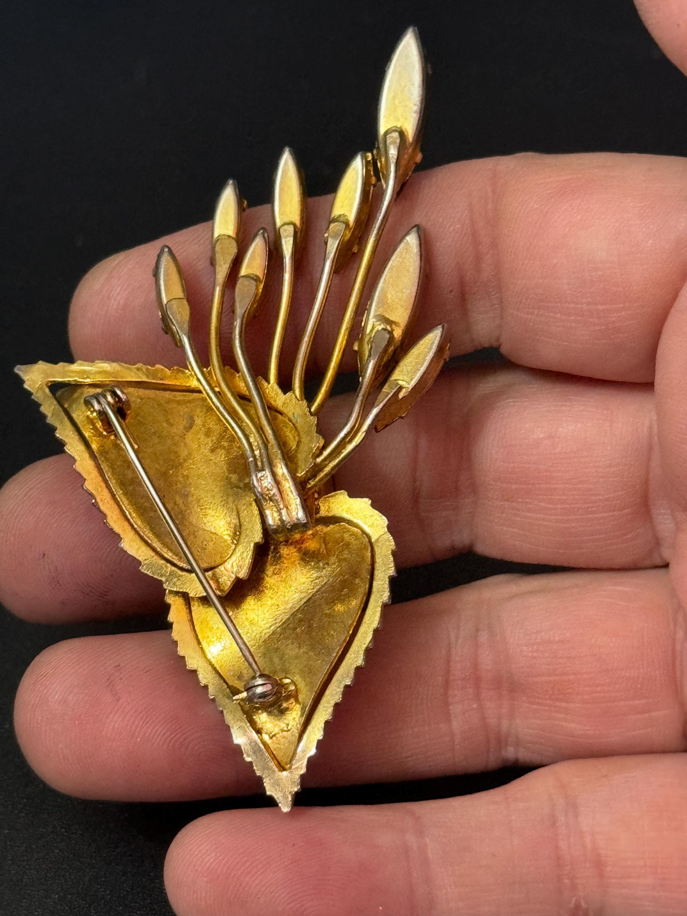 Large brown cognac brooch floral gold tone brooch mid century 8cm