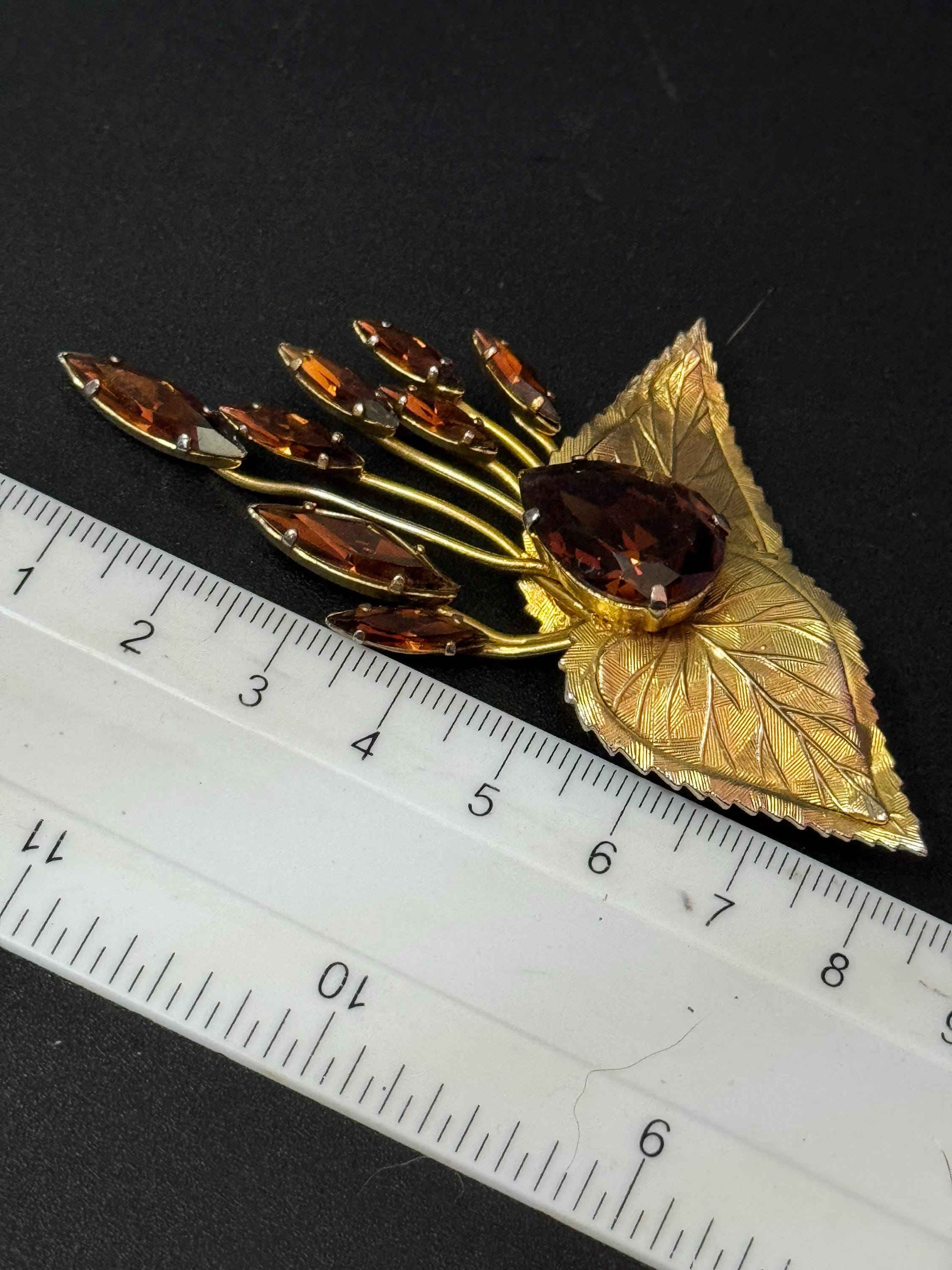 Large brown cognac brooch floral gold tone brooch mid century 8cm