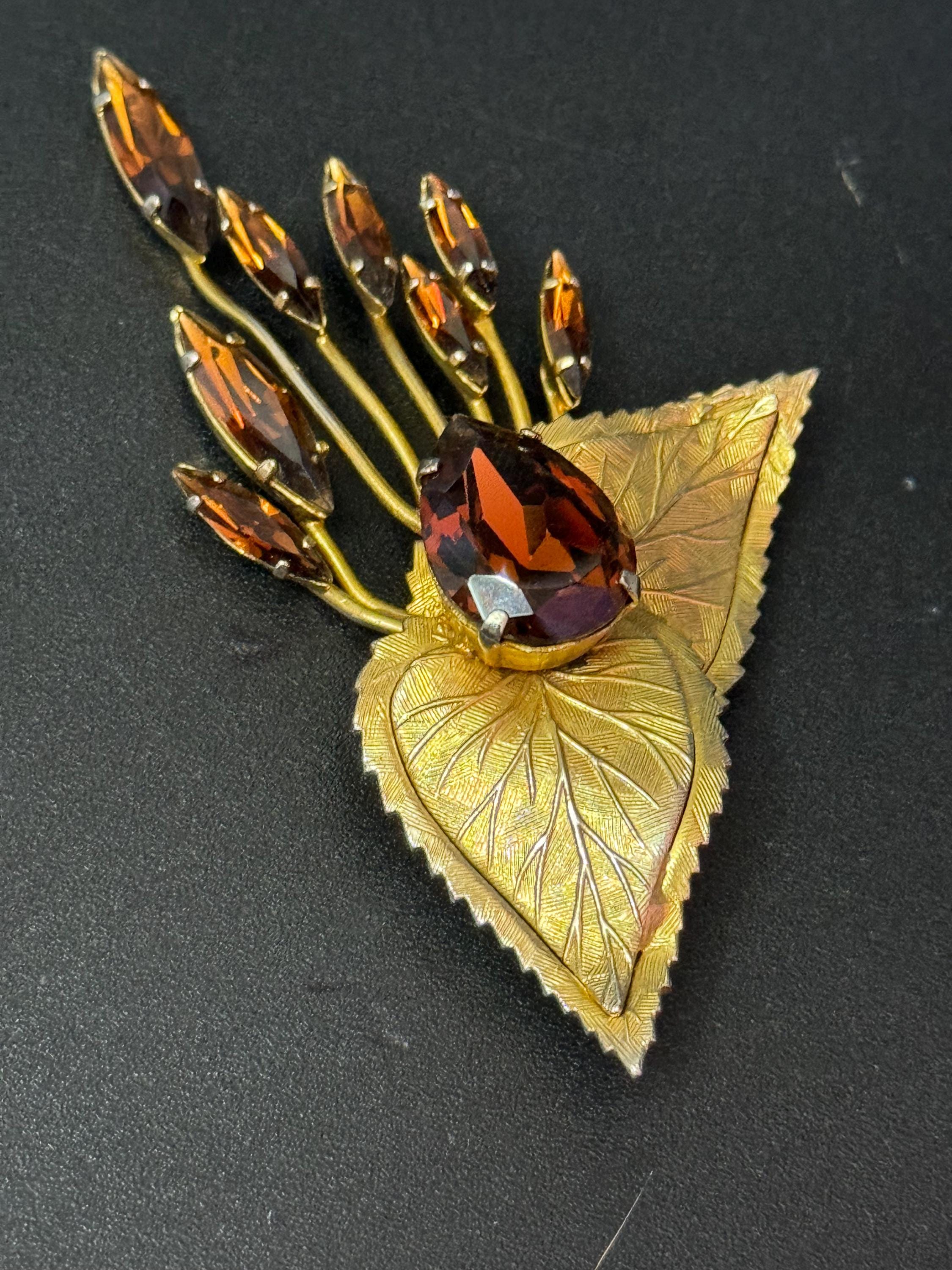 Large brown cognac brooch floral gold tone brooch mid century 8cm