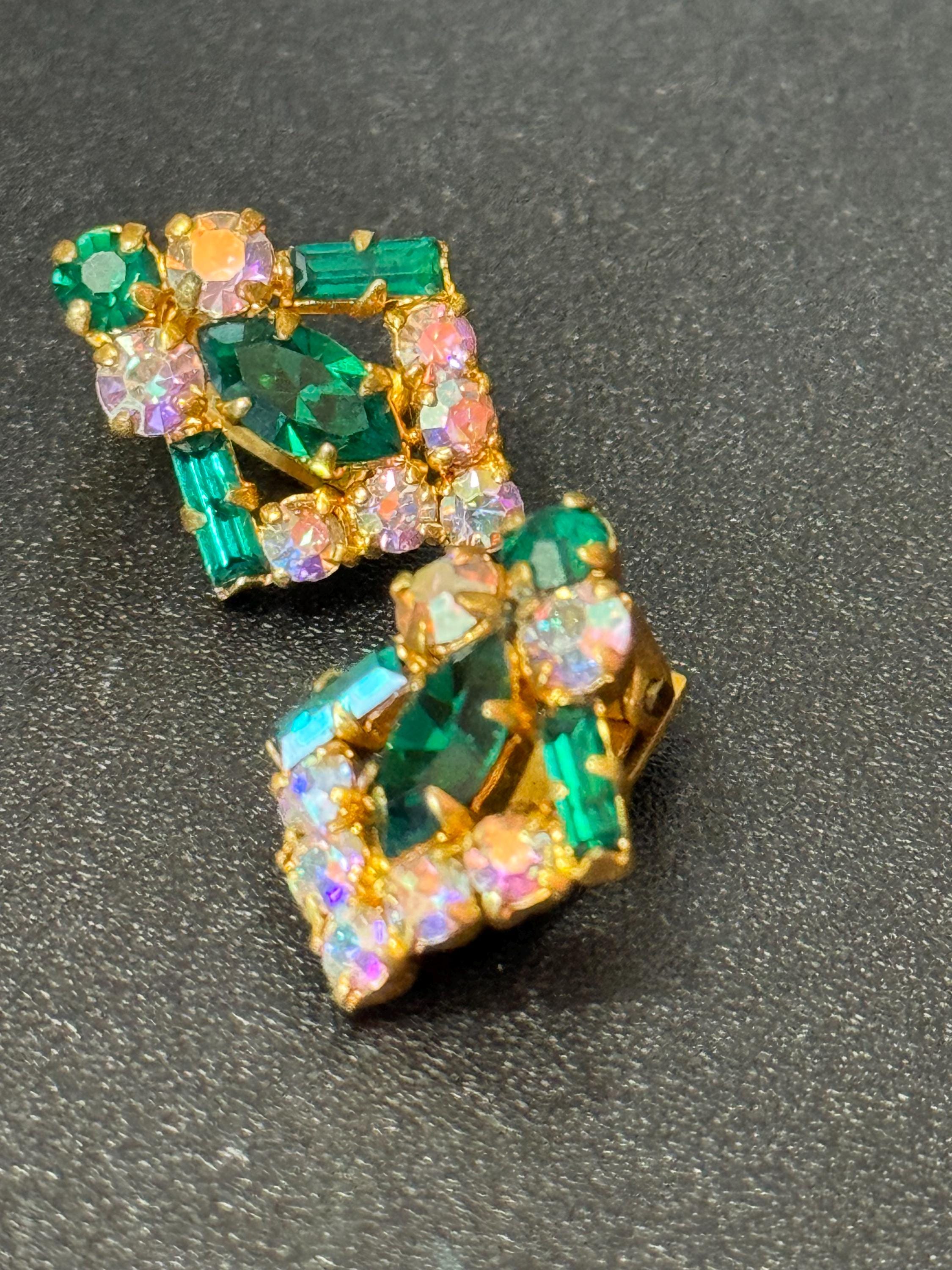 Vintage Diamanté Emerald Green Paste Rhinestone Clip On Earrings Gold Tone AB