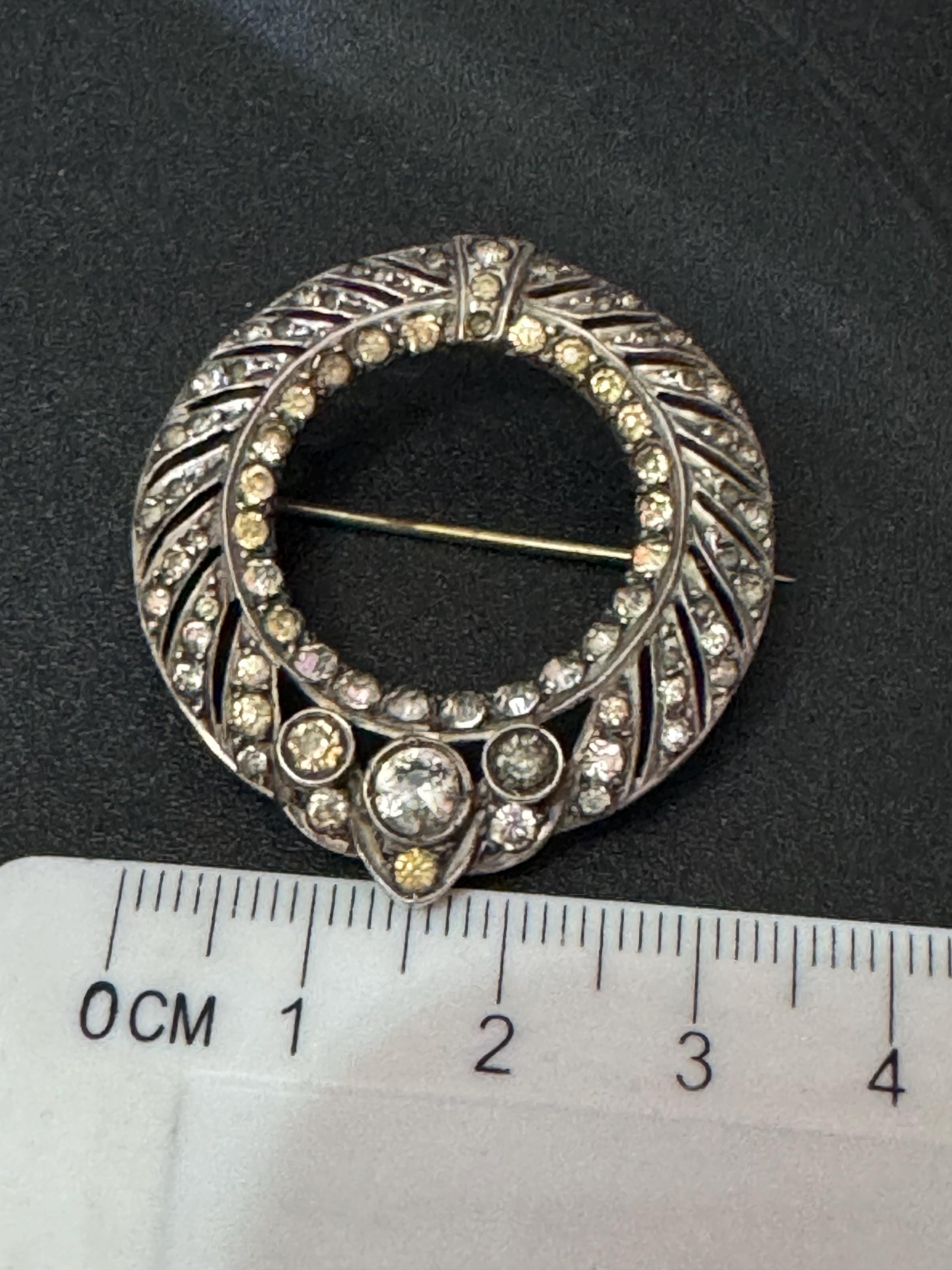 Sterling 925 silver floral wreath brooch with clear diamanté old paste stones 3.75cm