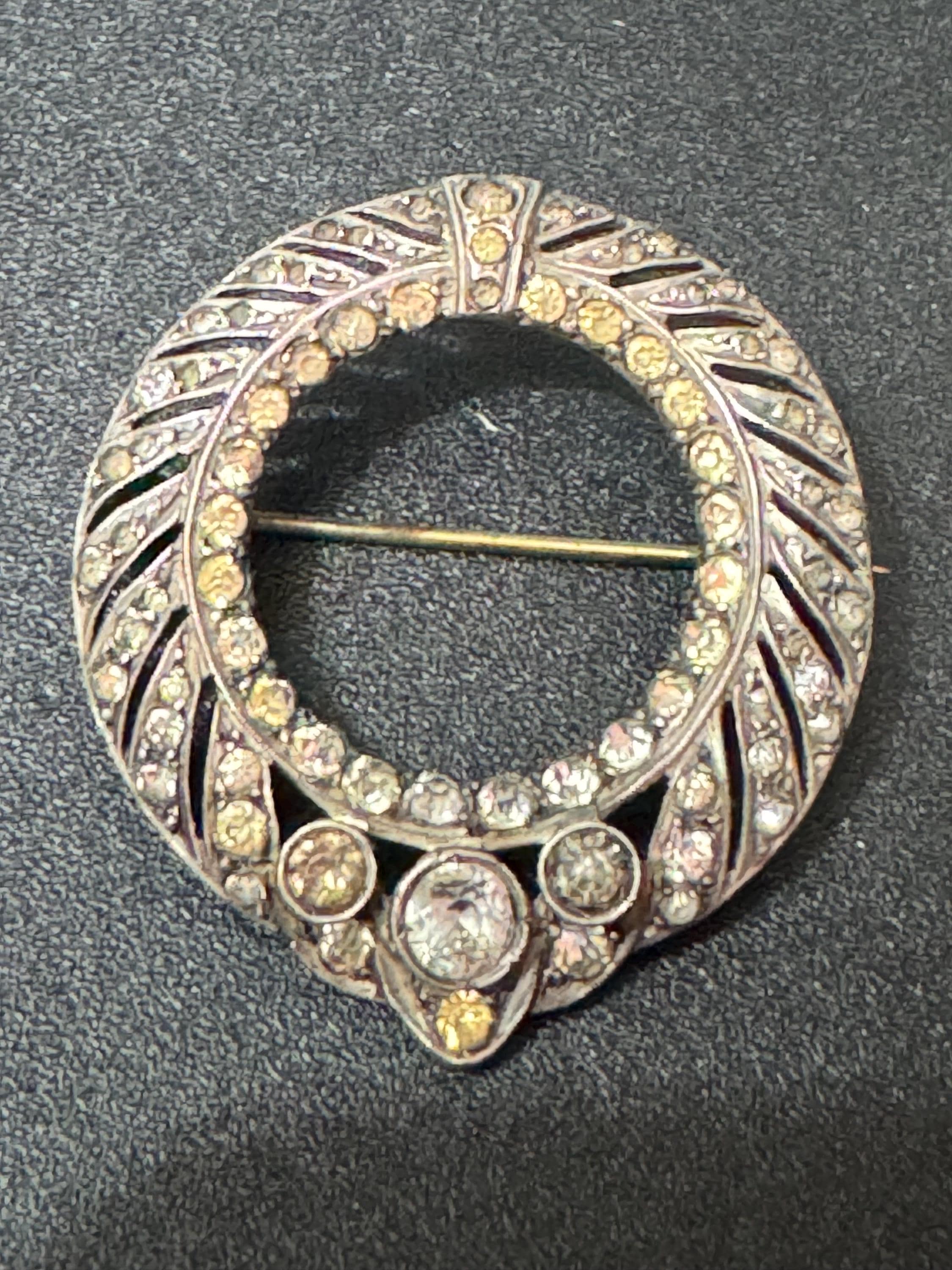 Sterling 925 silver floral wreath brooch with clear diamanté old paste stones 3.75cm