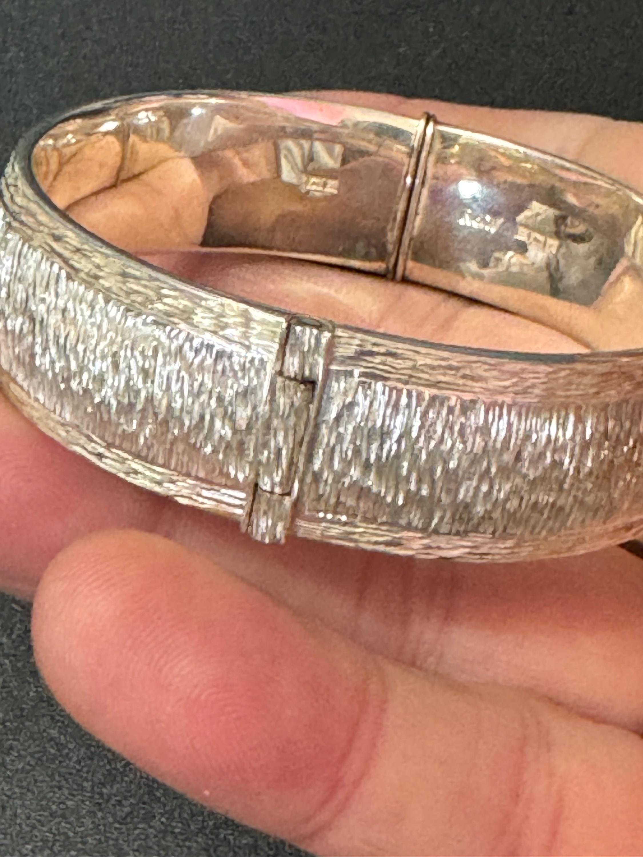 1972 (x) Birmingham hallmarked Sterling silver bark clamper opening bangle 1.5cm