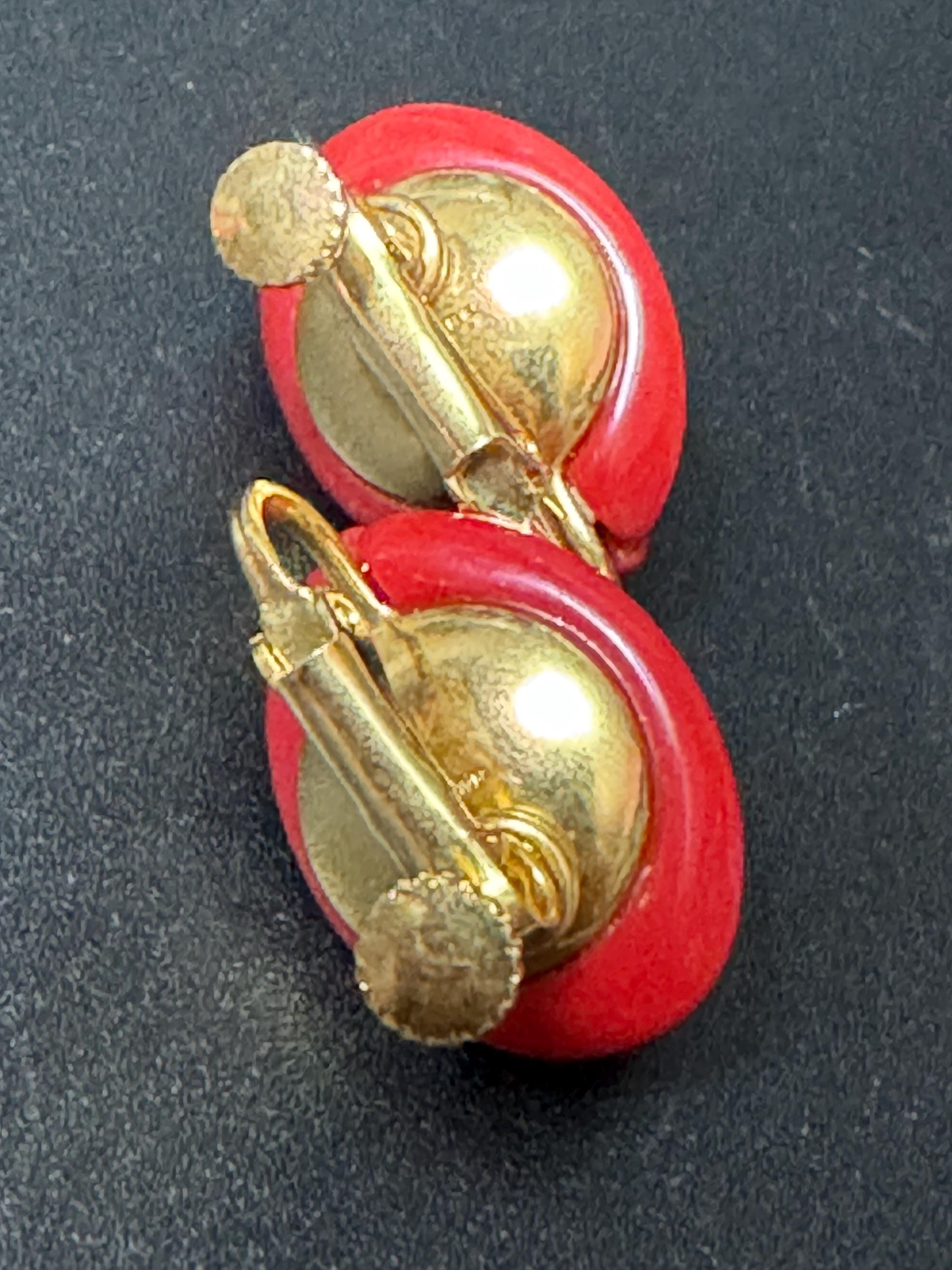 Signed NAPIER Vintage bright red plastic gold tone classic clip on earrings