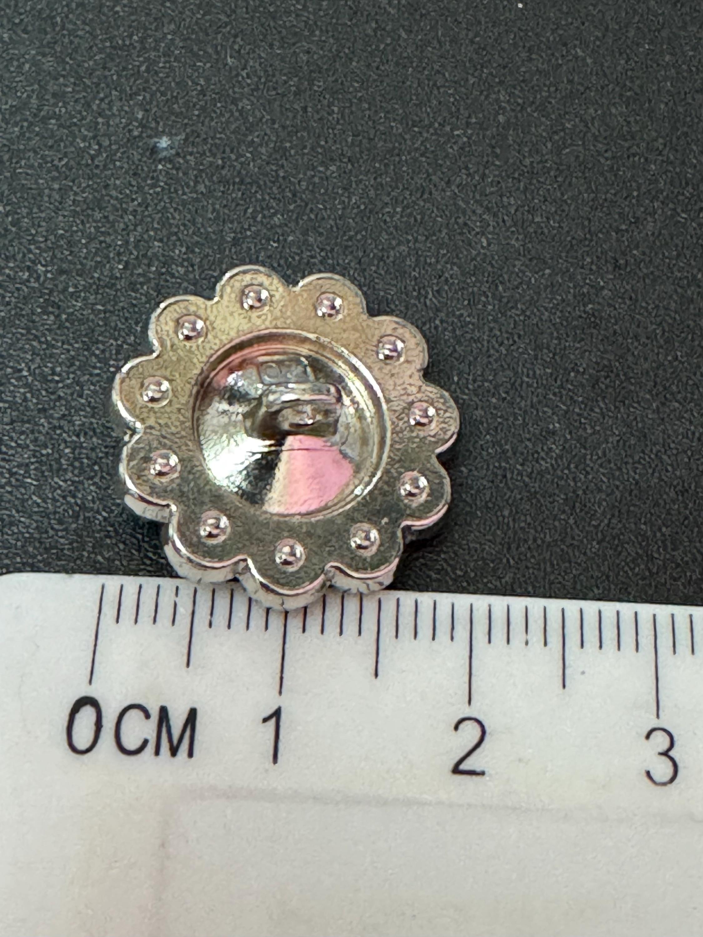 20mm clear and sapphire blue Rivoli Crystal glass flower buttons, pack of 5, silver tone metal