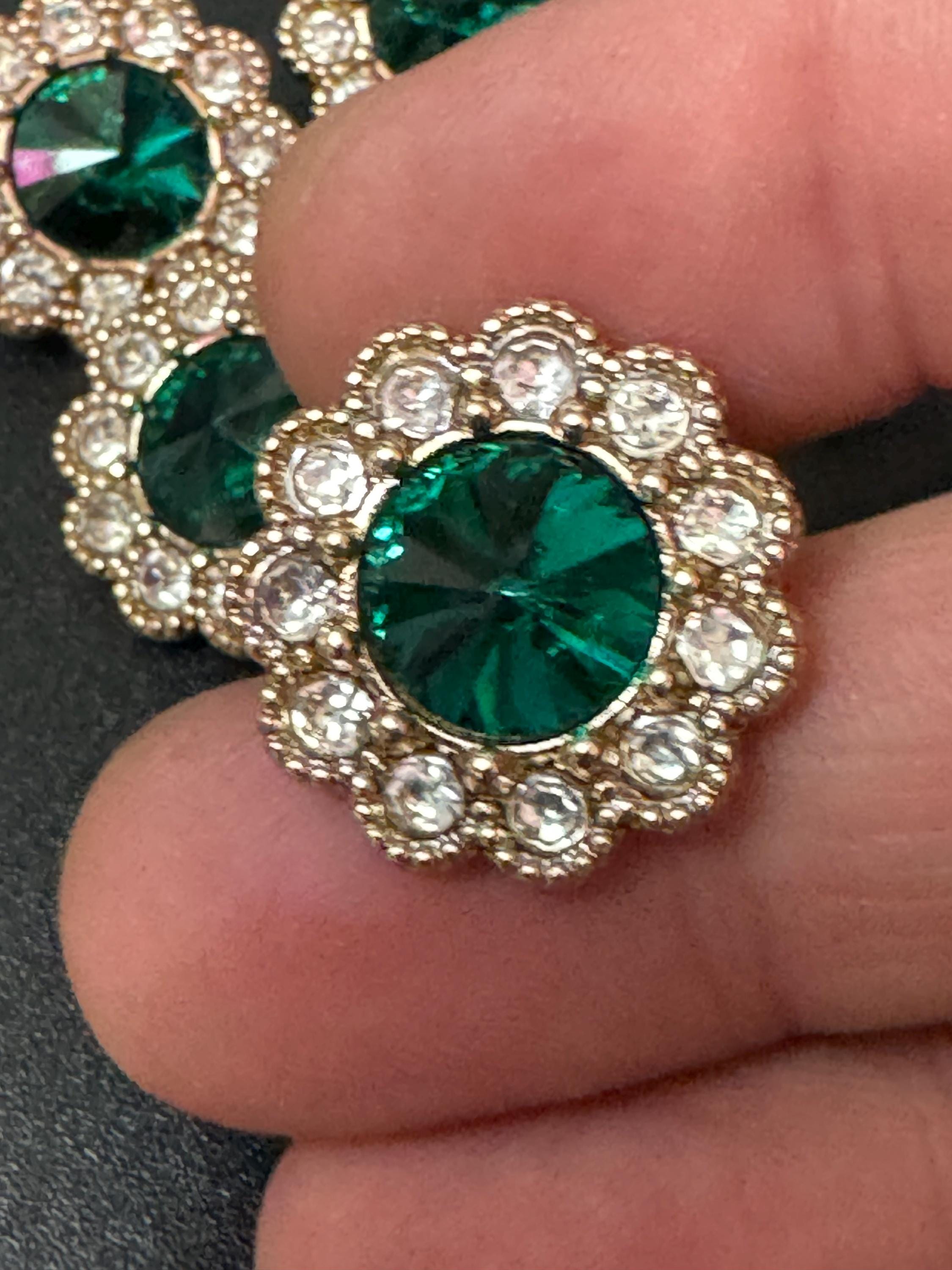 20mm clear and emerald green Rivoli Crystal glass flower buttons, pack of 5, gold tone metal
