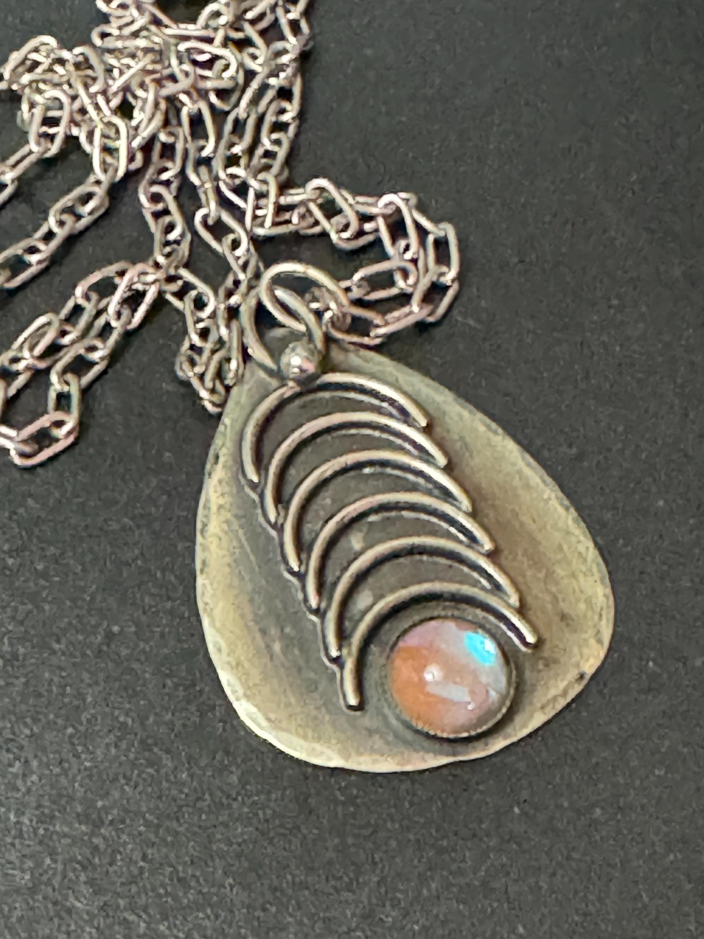 Vintage modernist saphiret pendant necklace , glass cabochon 68cm