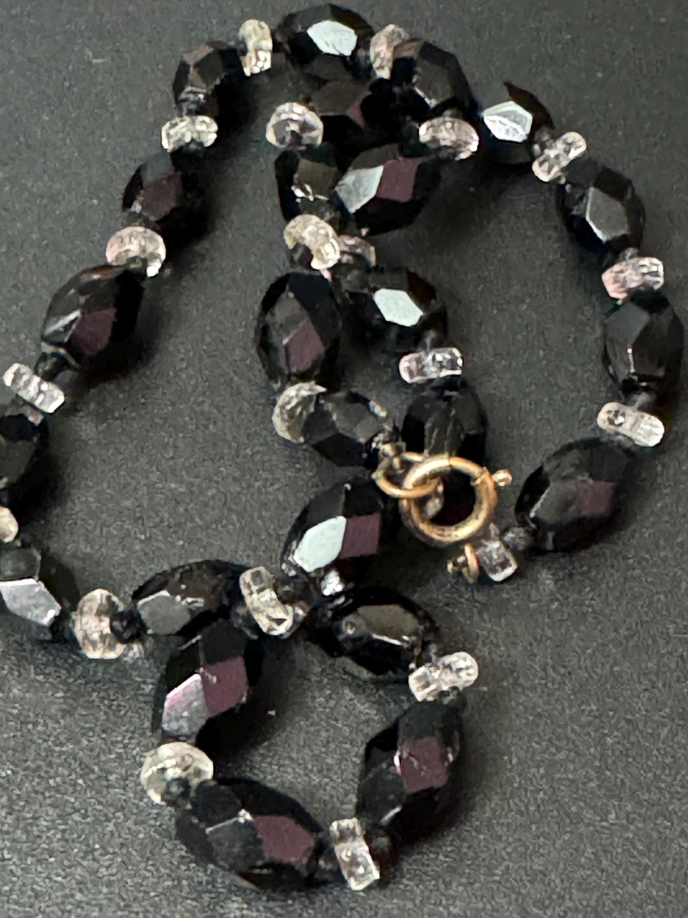 Petite neck 40cm 1950s vintage clear and black individually knotted beaded Art Deco necklace french jet black glass