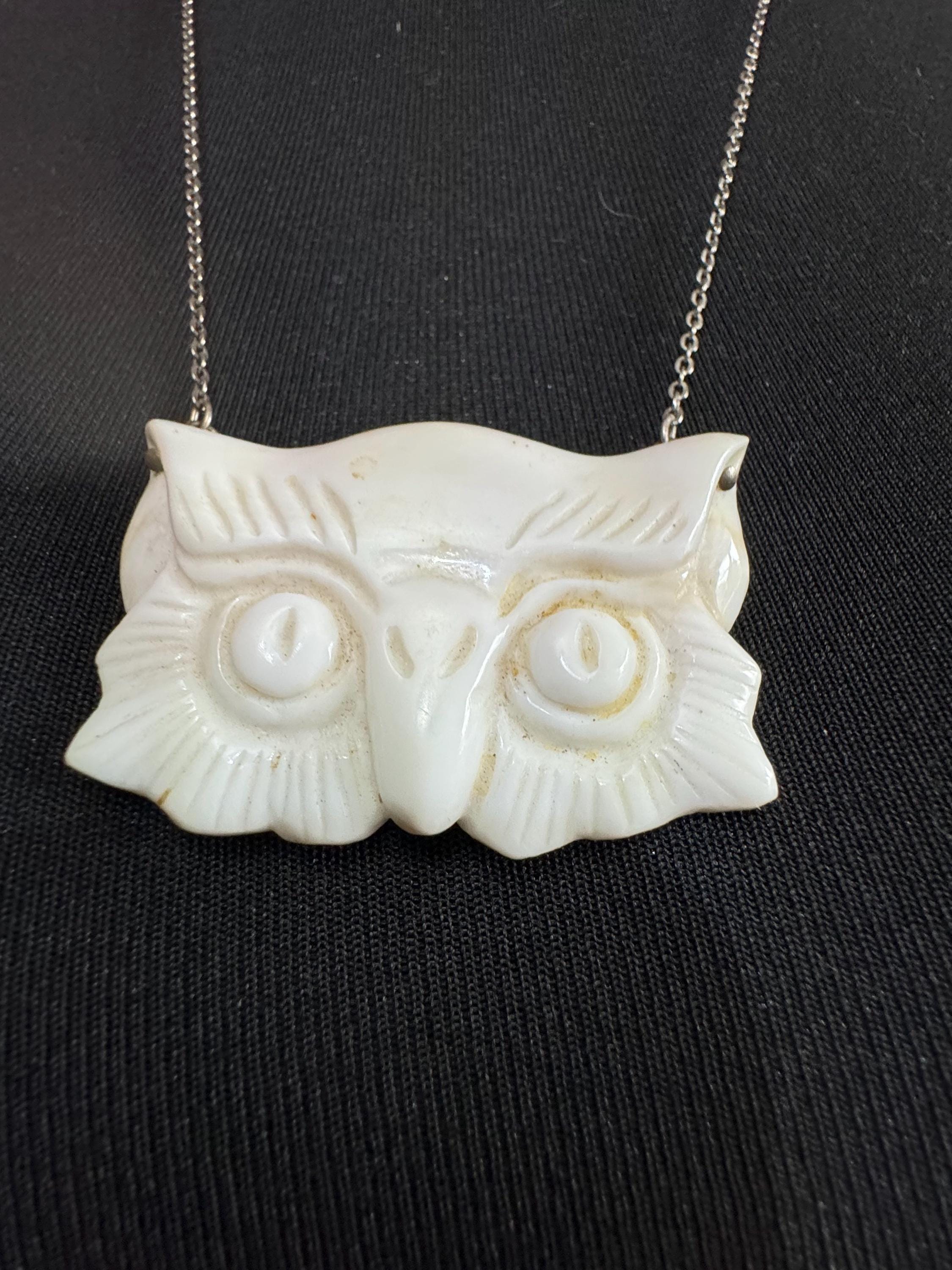 Unusual artisan white pressed glass owl pendant necklace 68cm